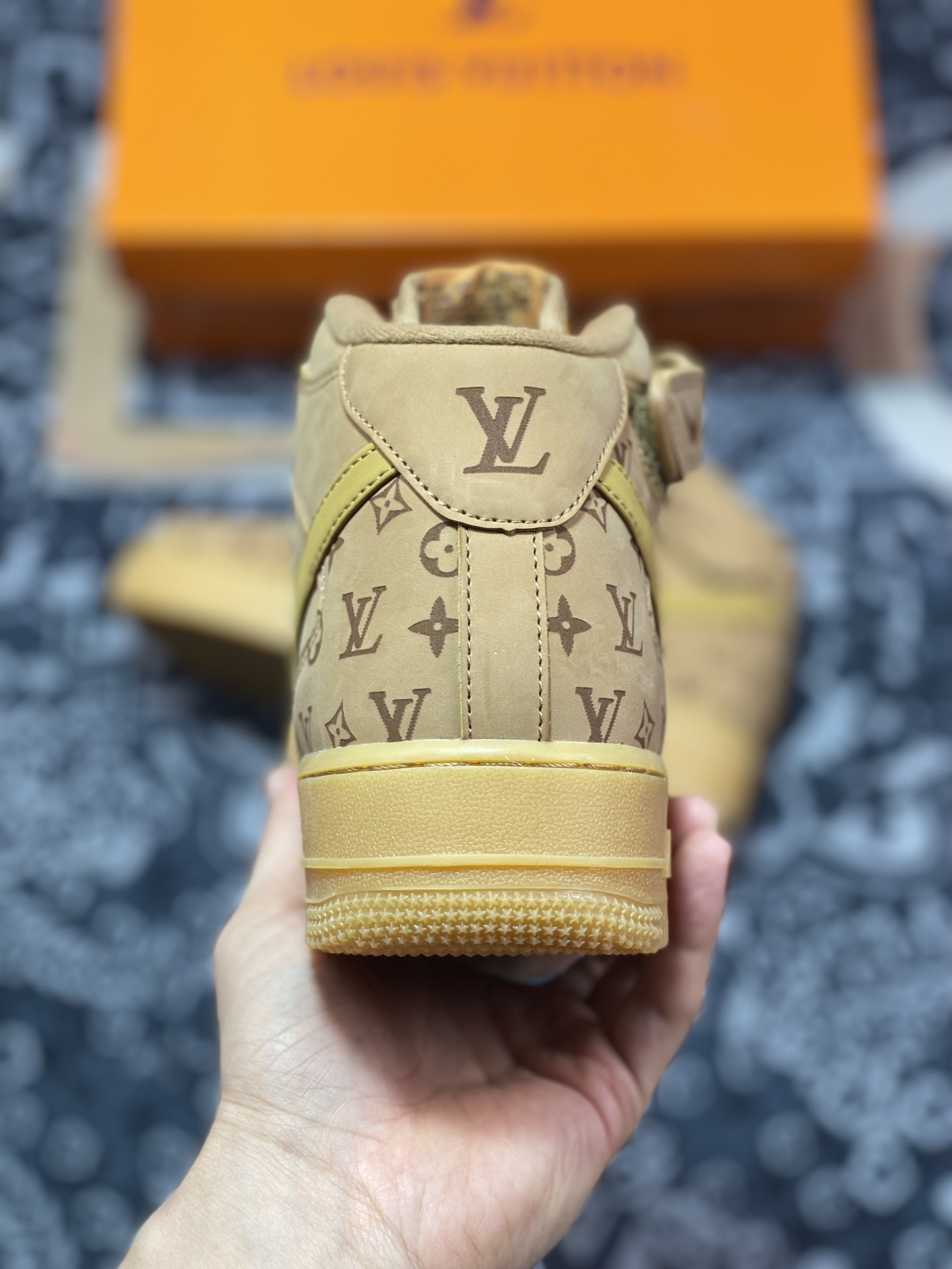 Air Force 1 '07 Mid LV Wheat Print DV9988-500