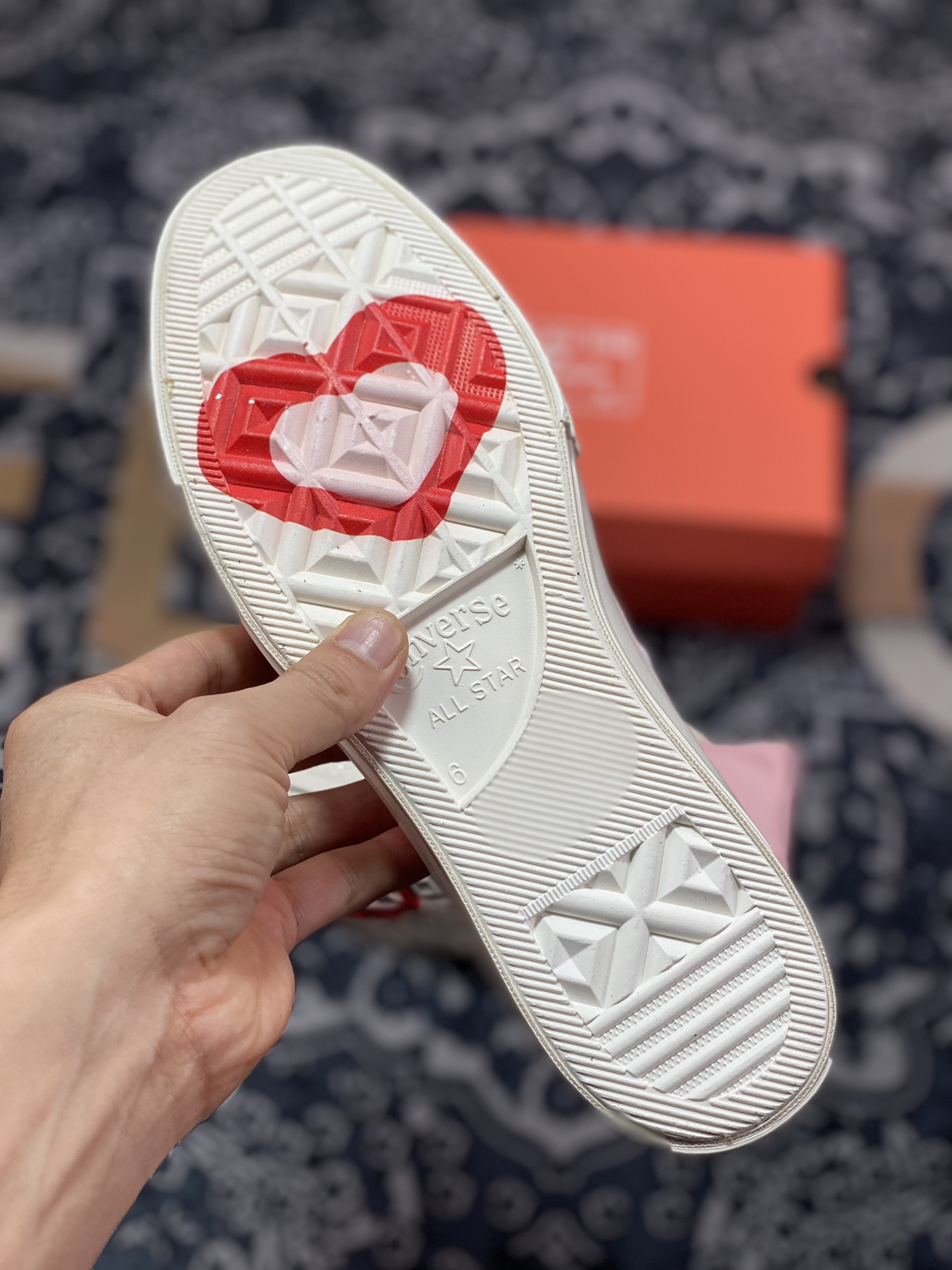 Converse 24th Valentine's Day limited canvas upper