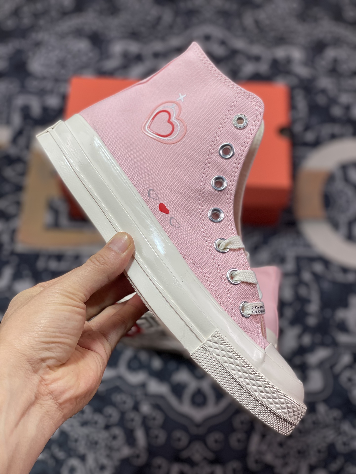 Converse 24th Valentine's Day limited canvas upper