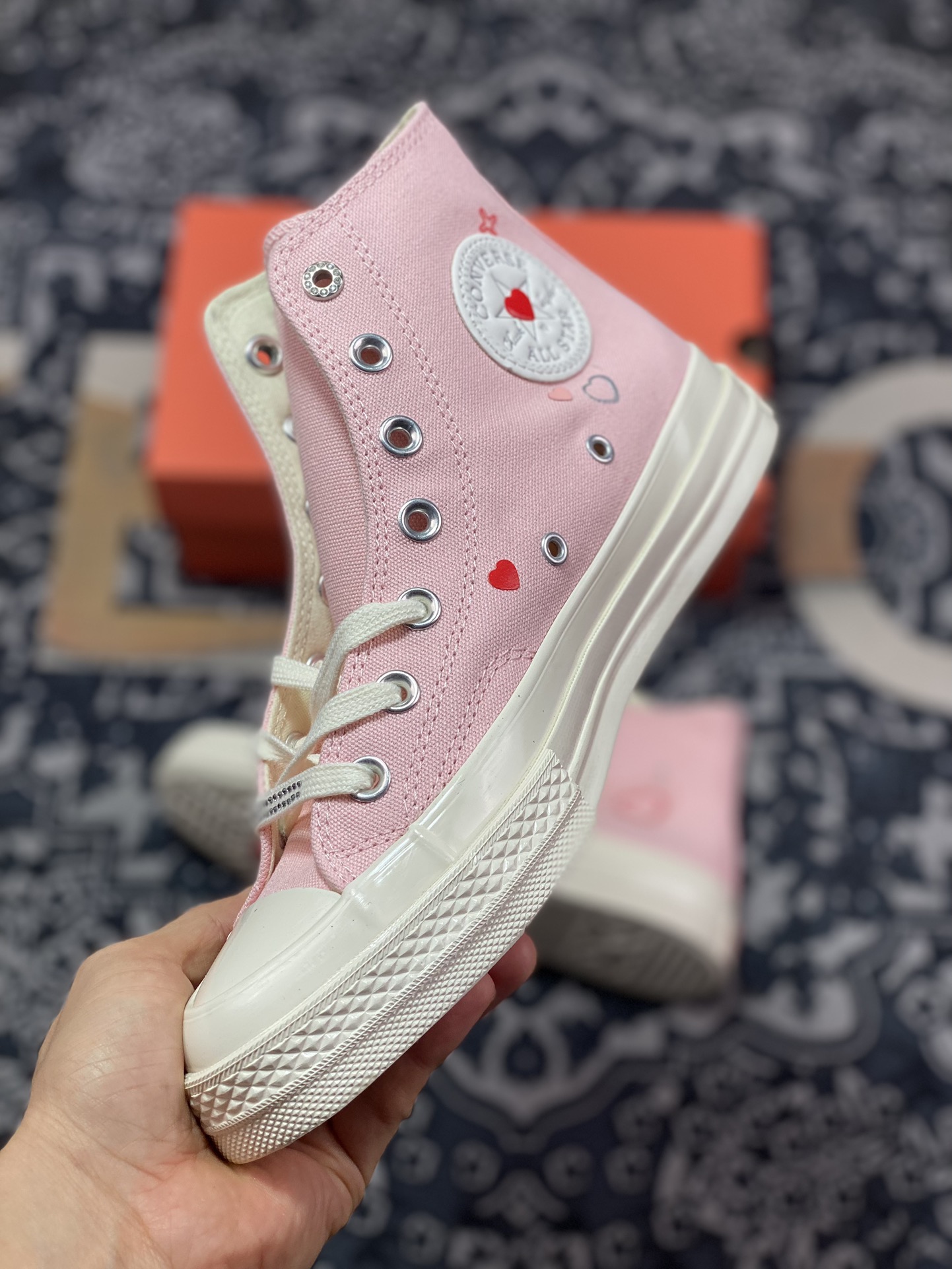 Converse 24th Valentine's Day limited canvas upper