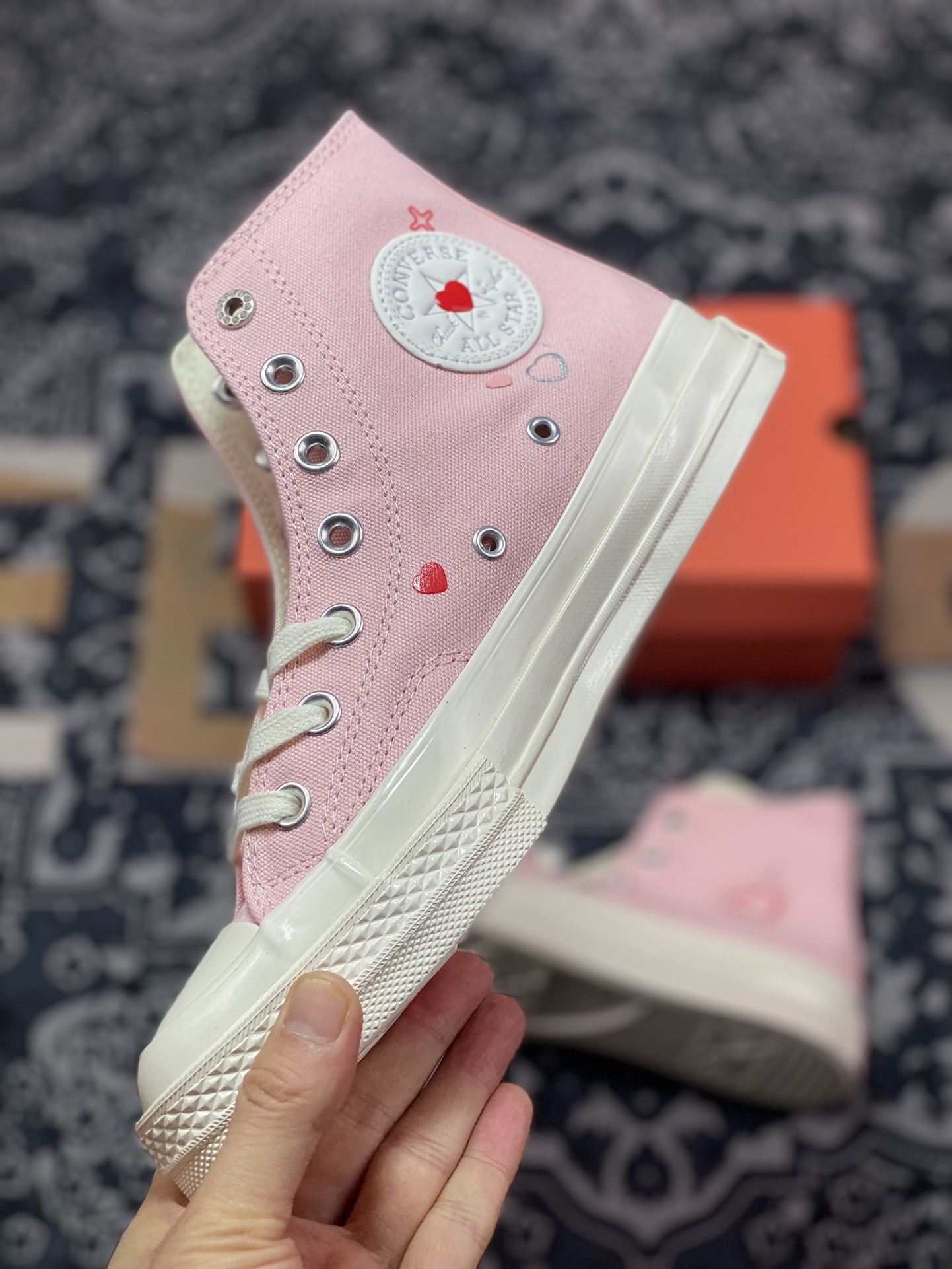 Converse 24th Valentine's Day limited canvas upper