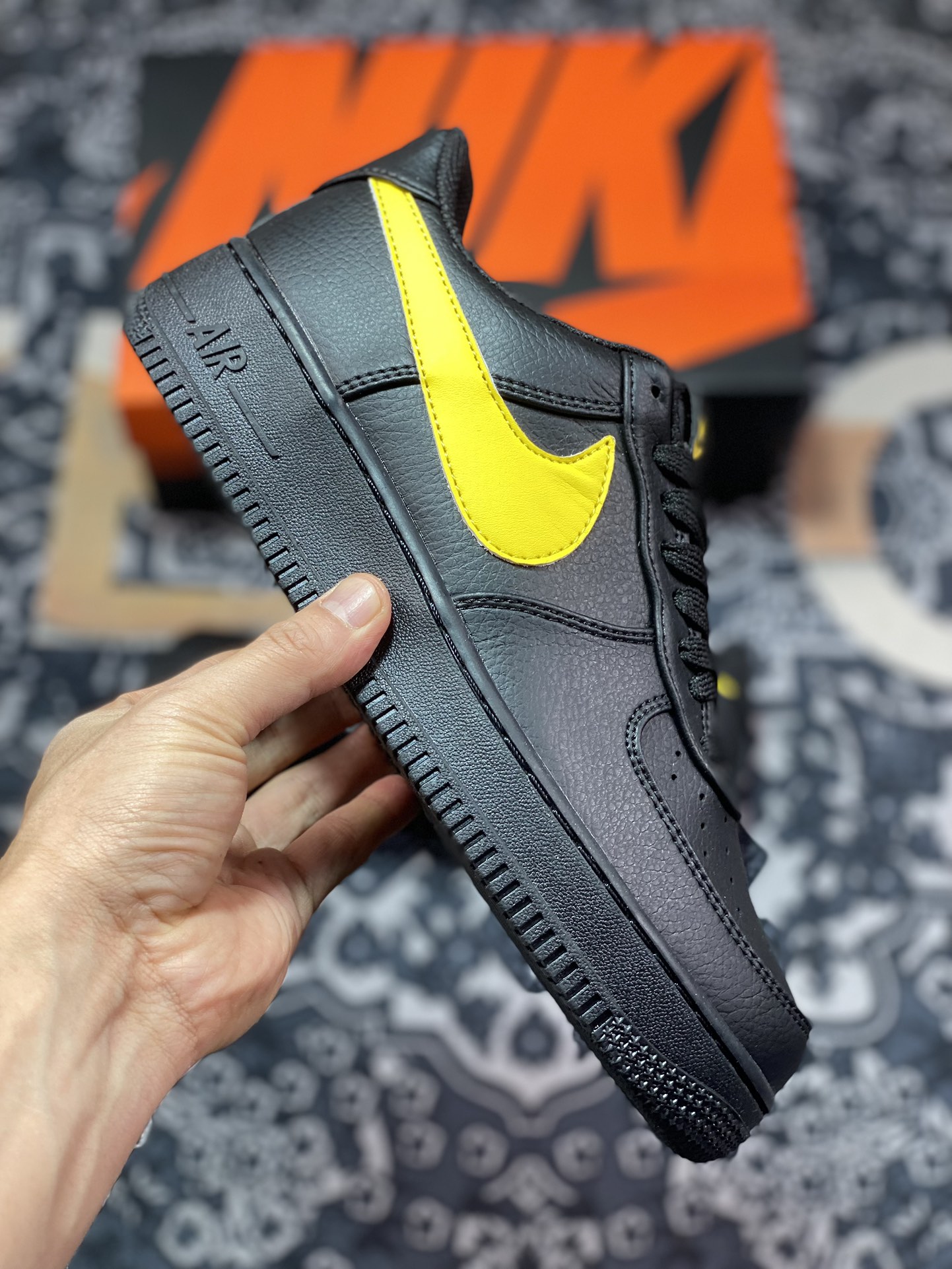 Air Force 1 '07 Low Black Yellow CI9553-051