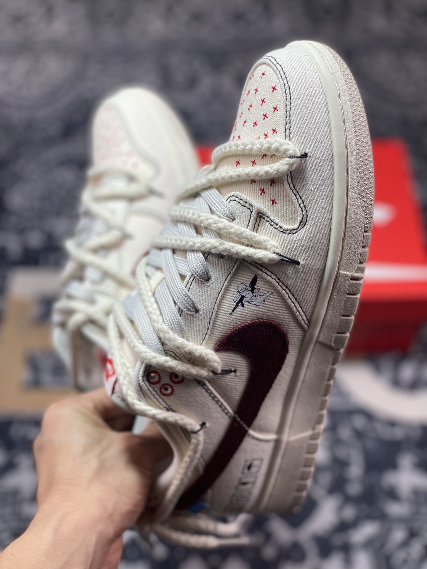 260 Nike  Dunk Low 天使刺子绣 灰棕红  DV0834-100