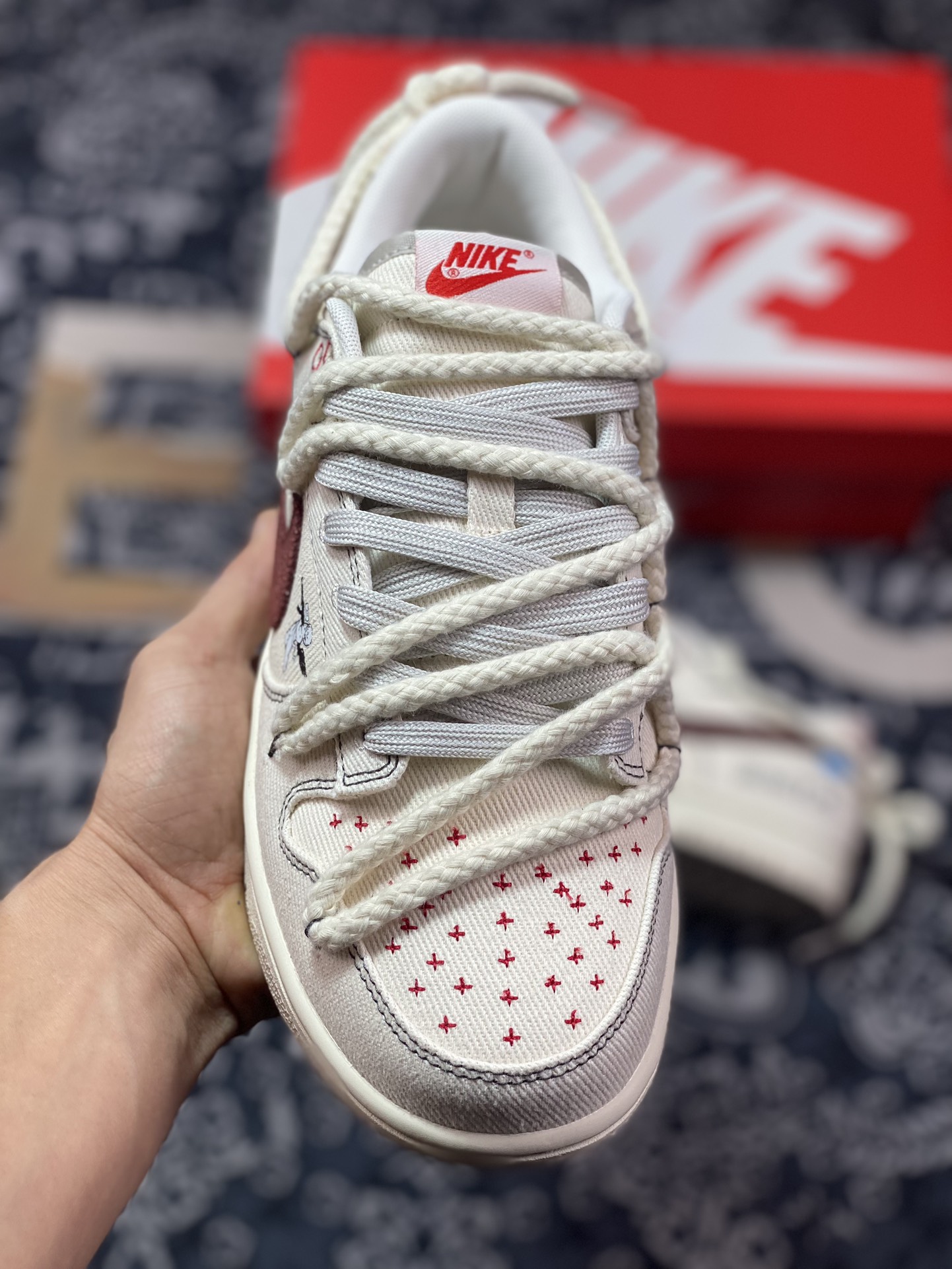 260 Nike  Dunk Low 天使刺子绣 灰棕红  DV0834-100