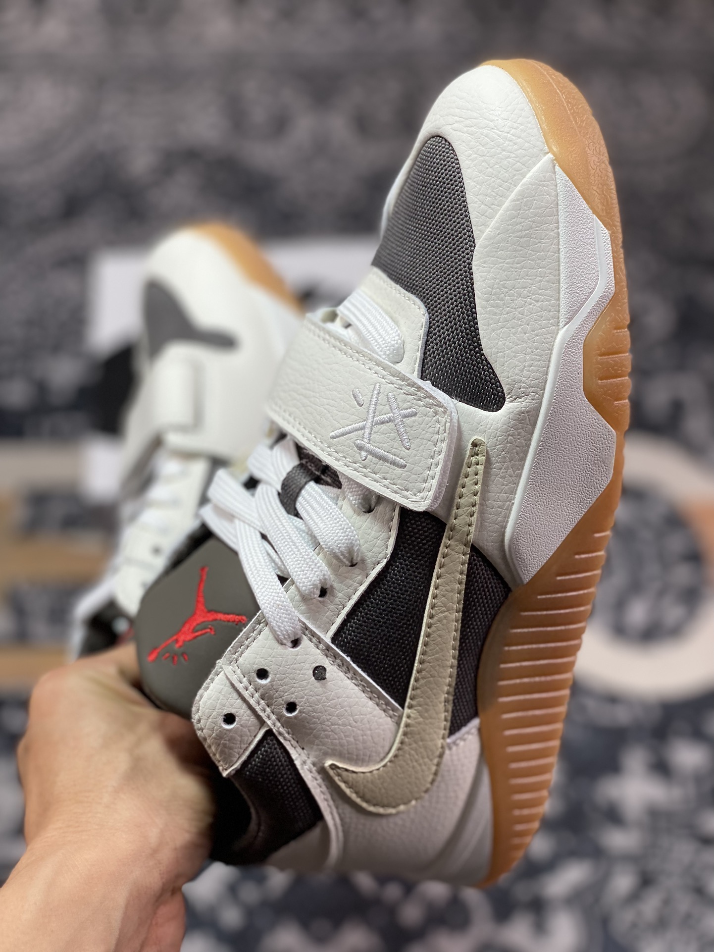 200 Travis Scott X Nike Jordan Cut The Check"Reverse Mocha"篮球鞋“TS联名反转摩卡棕白倒钩”FZ8117-100