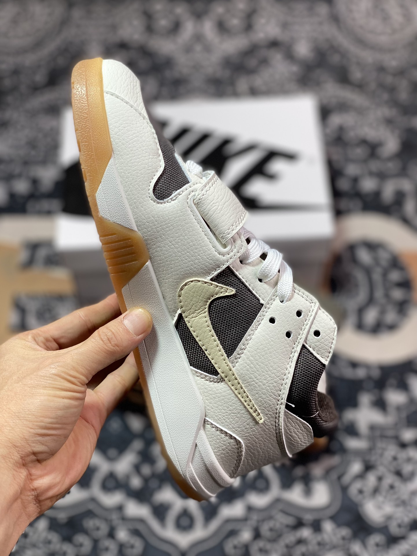 200 Travis Scott X Nike Jordan Cut The Check"Reverse Mocha"篮球鞋“TS联名反转摩卡棕白倒钩”FZ8117-100