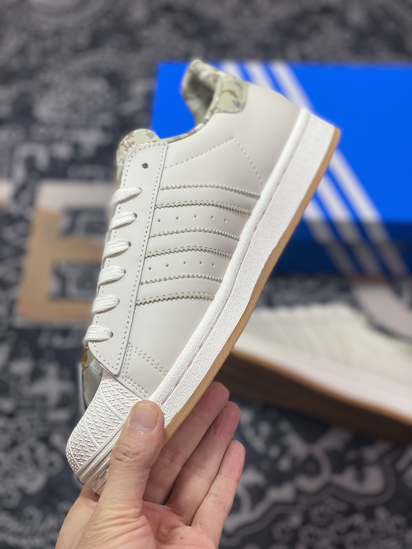 Adidas Originals Campus 00s ID4683 is available exclusively on the platform.