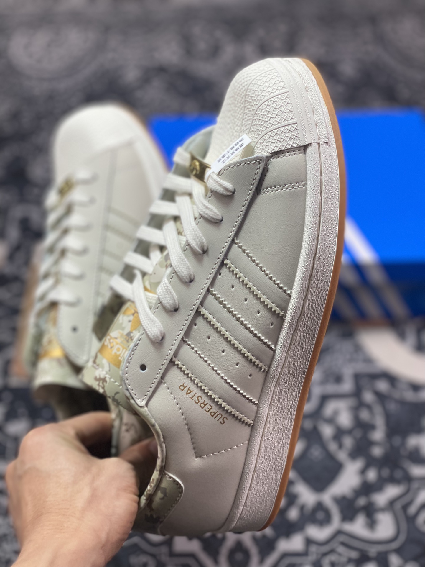 Adidas Originals Campus 00s ID4683 is available exclusively on the platform.