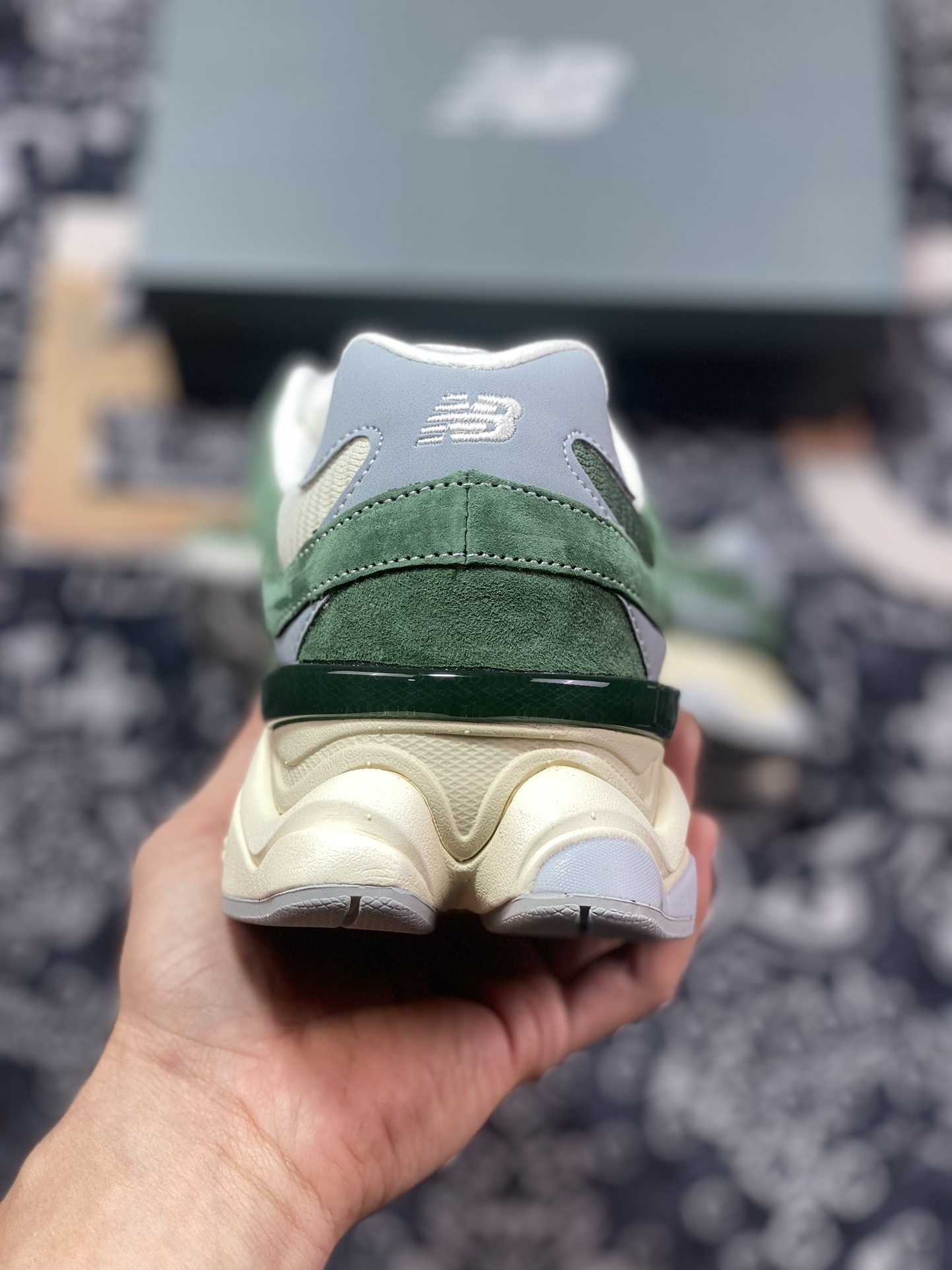 NBNew Balance 9060 ”Nori” series retro all-match running shoes ”dark green and milky white” U9060VNG