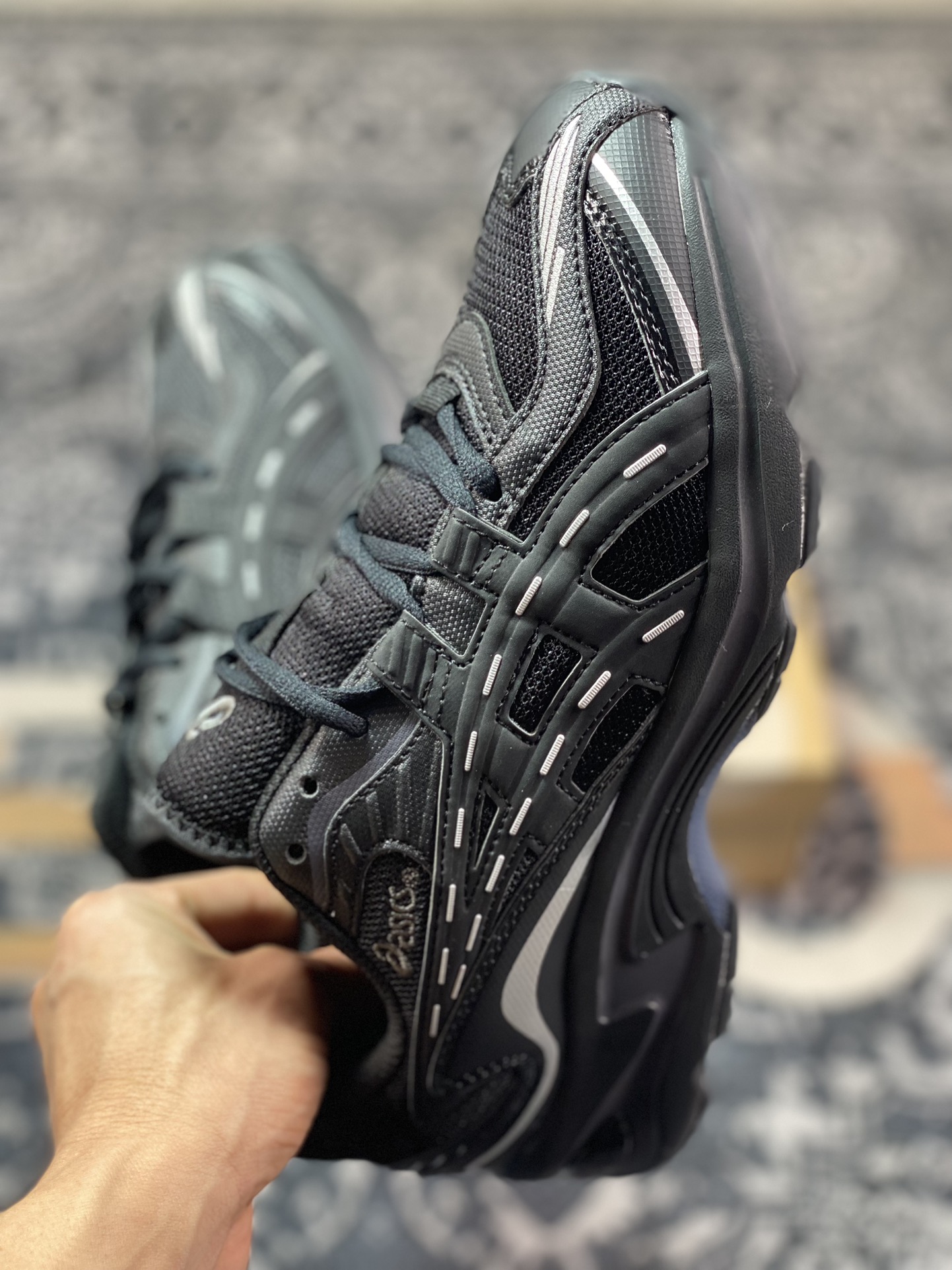 210 亚瑟士/Asics Gel-Preleus 虎牙系列低帮复古慢跑鞋“武士黑银”1201A838-002