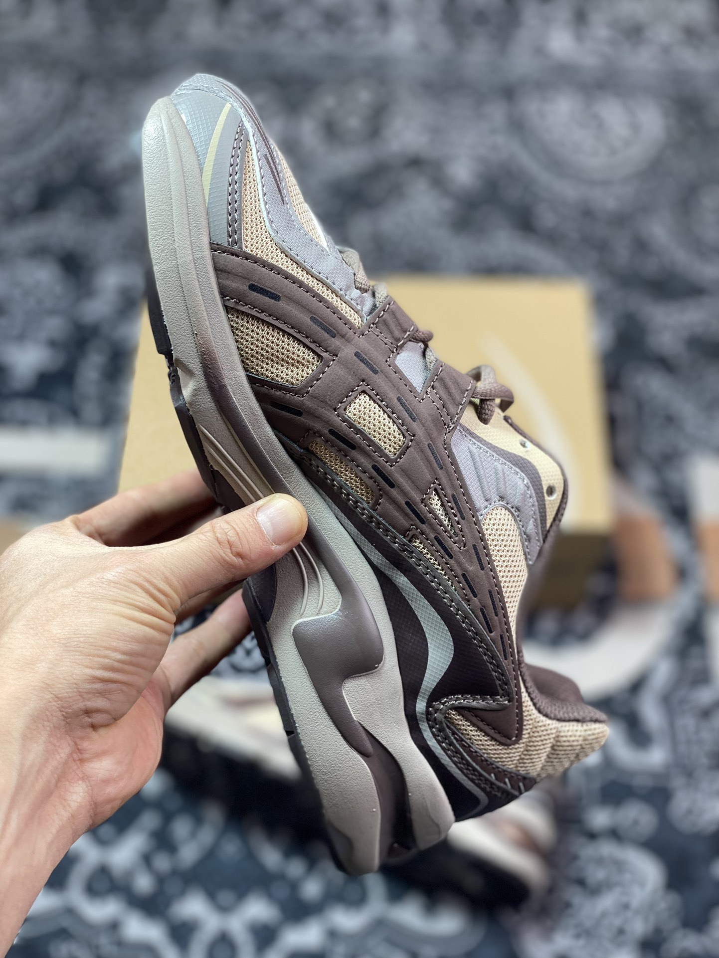 210 亚瑟士/Asics Gel-Preleus 虎牙系列低帮复古慢跑鞋“深褐卡其”1201A838-200