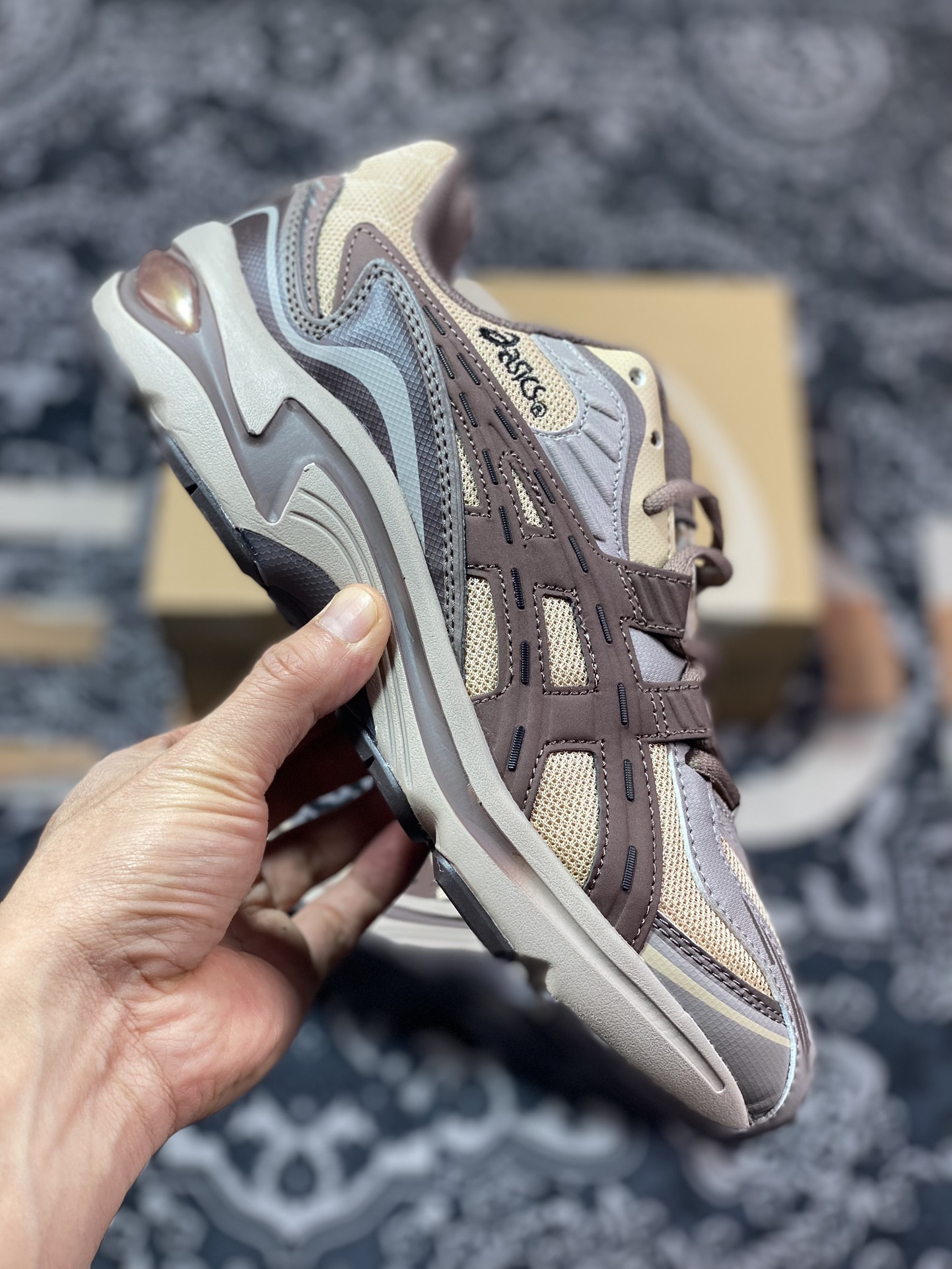 210 亚瑟士/Asics Gel-Preleus 虎牙系列低帮复古慢跑鞋“深褐卡其”1201A838-200