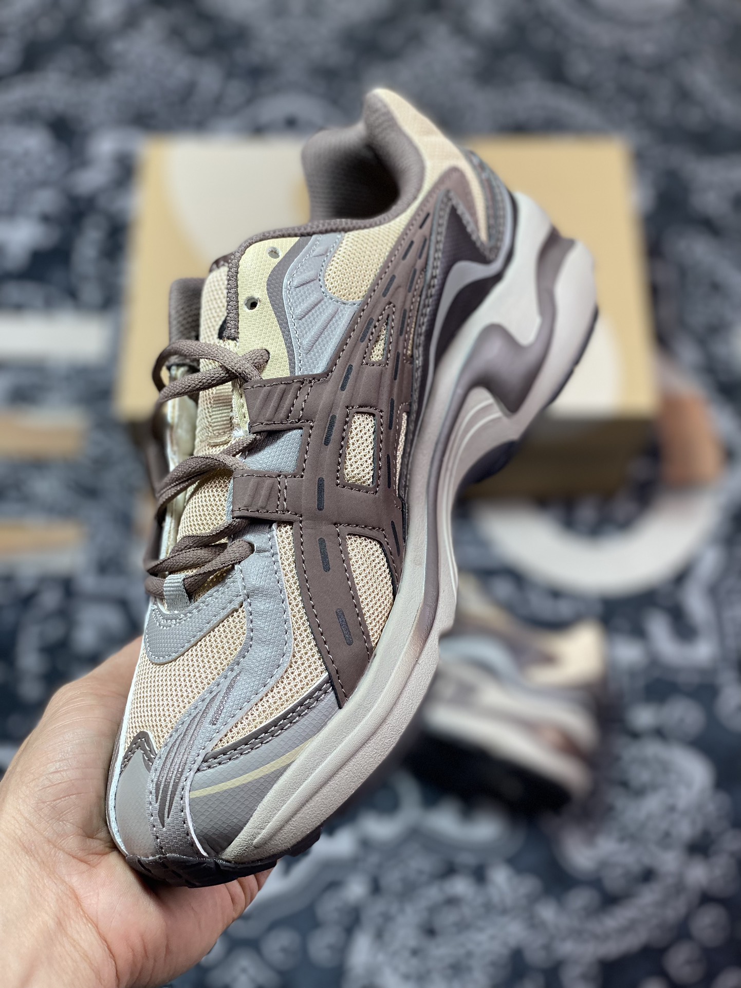 210 亚瑟士/Asics Gel-Preleus 虎牙系列低帮复古慢跑鞋“深褐卡其”1201A838-200