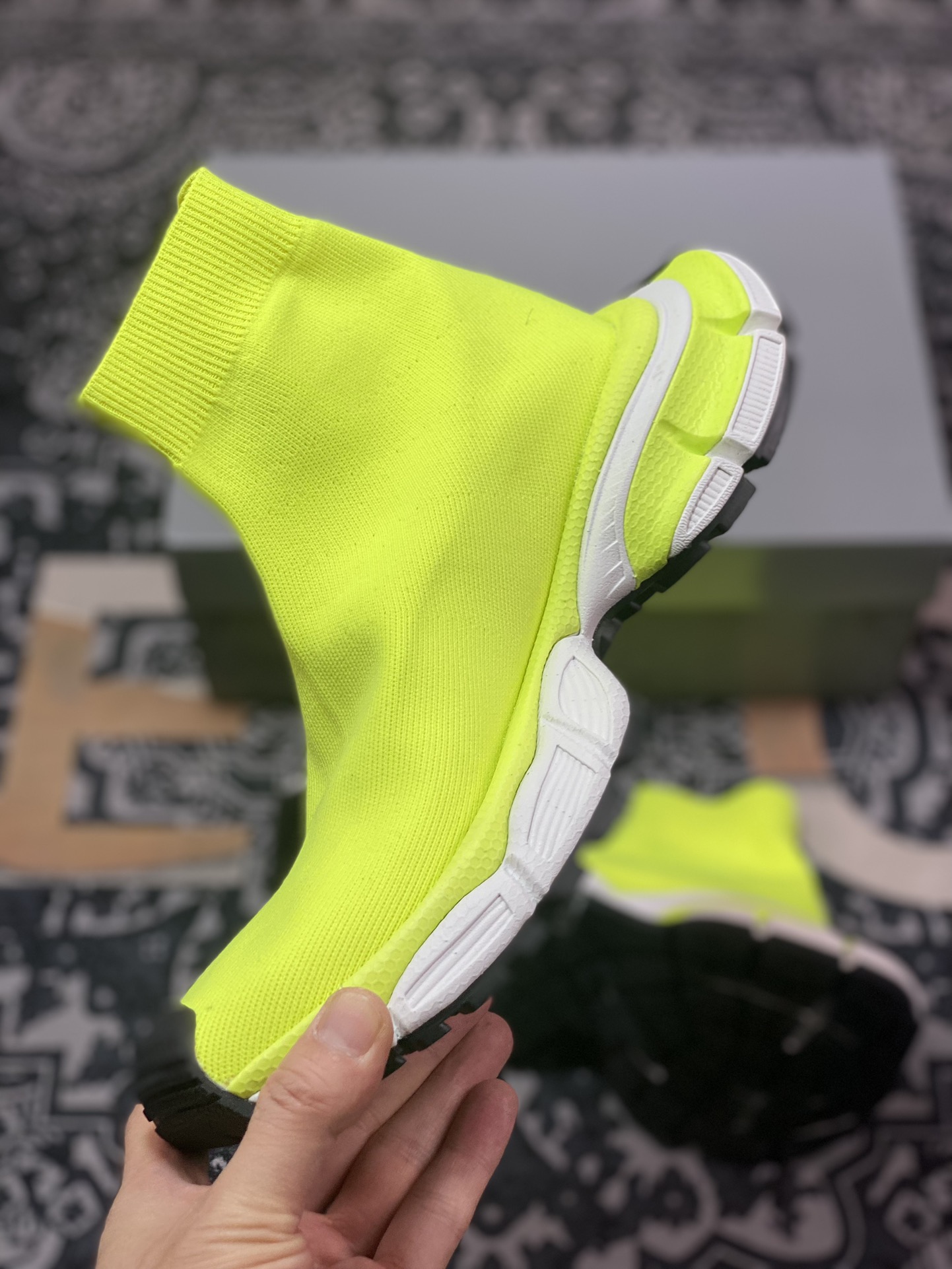 380 巴黎世家BALENCIAGA 3XL Sock Knit Sneaker 3XL针织系列中帮运动鞋“针织荧光黄黑LOGO”758483 W2DG1 7090