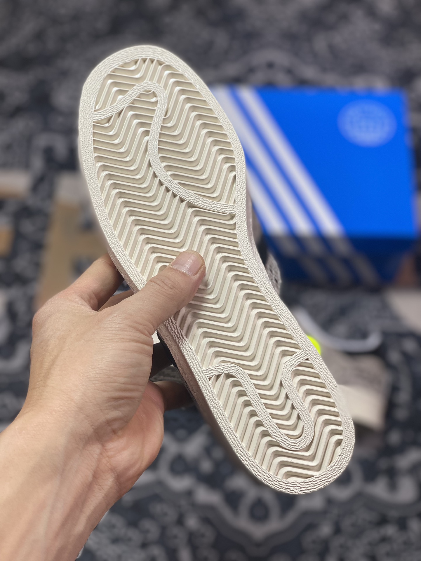 200 Adidas Originals Campus 00s IG4124