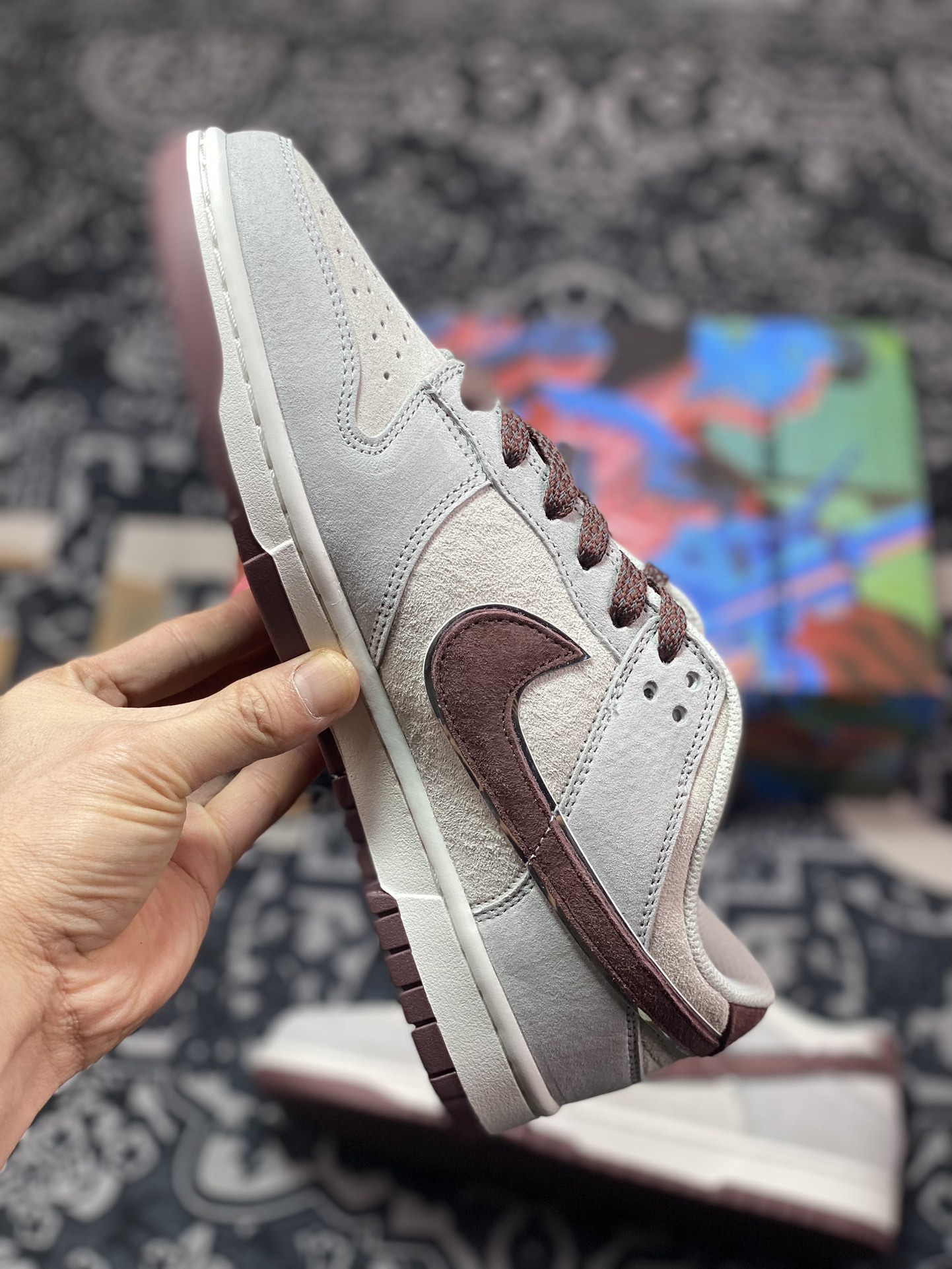 300 大友克洋/Otomo Katsuhiro x Nike SB Dunk Low"Steamboy OST"扣篮板鞋“麂皮浅灰酒红”DD0012-258