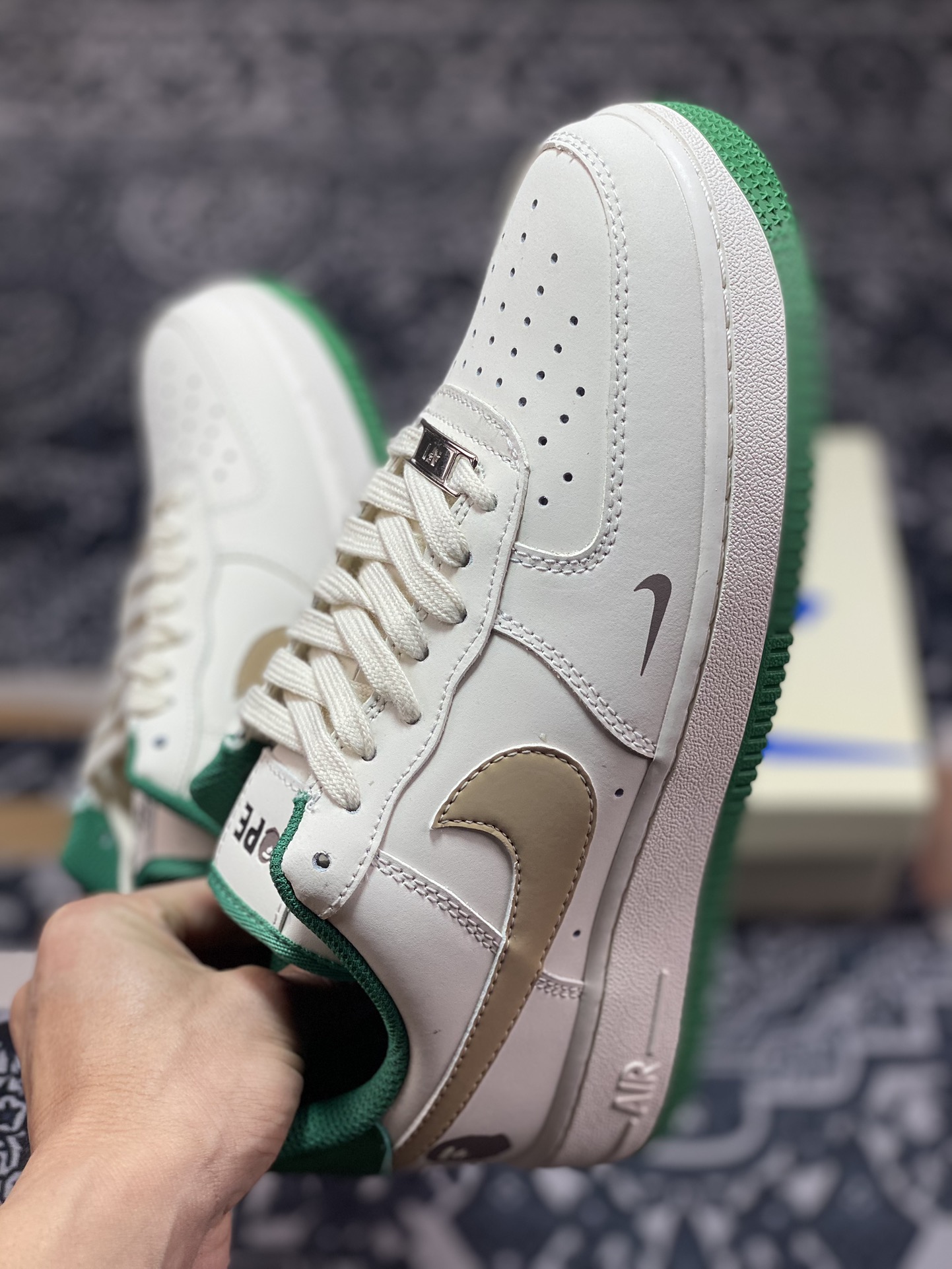 200 Air Force 1 Low 猿人头米白绿  HX123-007