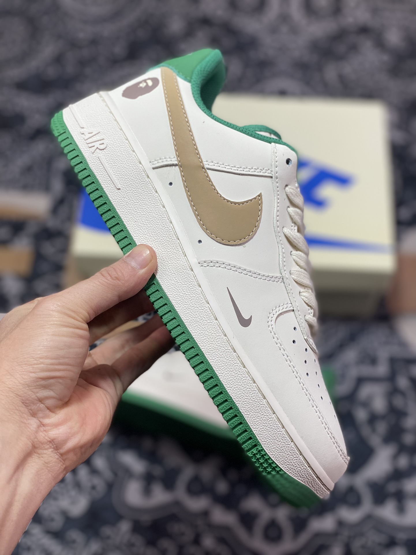 200 Air Force 1 Low 猿人头米白绿  HX123-007