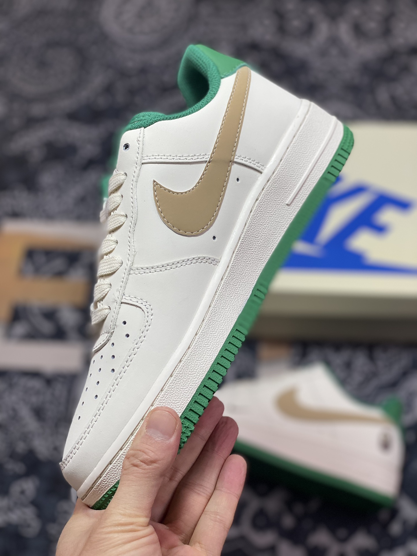 200 Air Force 1 Low 猿人头米白绿  HX123-007