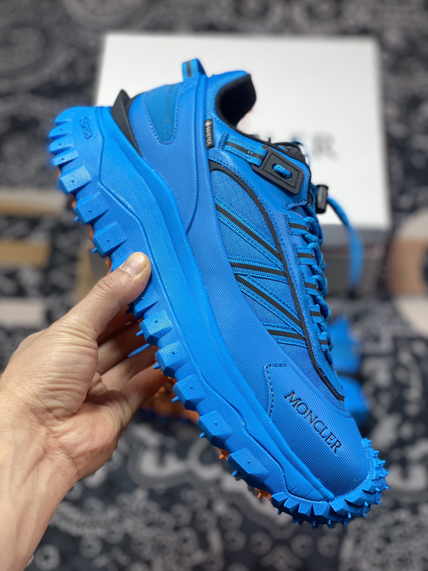 D2470  Moncler Trailgrip Gore-Tex 越野旅行系列低帮登山运动鞋“宝蓝黑” I209A4M00230M205872E