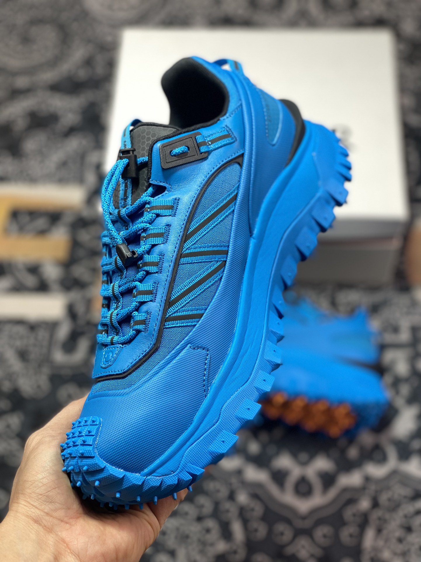 D2470  Moncler Trailgrip Gore-Tex 越野旅行系列低帮登山运动鞋“宝蓝黑” I209A4M00230M205872E
