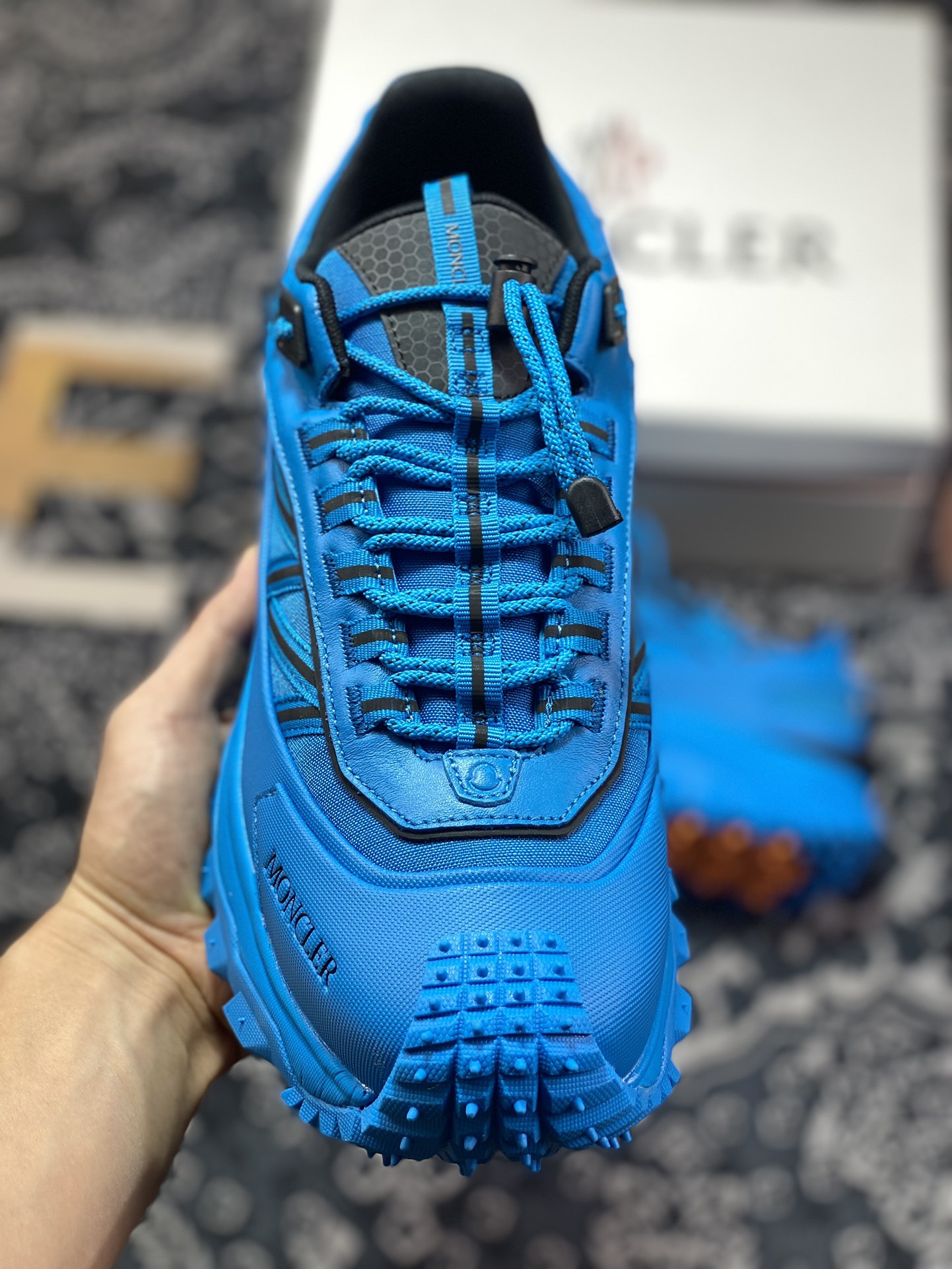 D2470  Moncler Trailgrip Gore-Tex 越野旅行系列低帮登山运动鞋“宝蓝黑” I209A4M00230M205872E