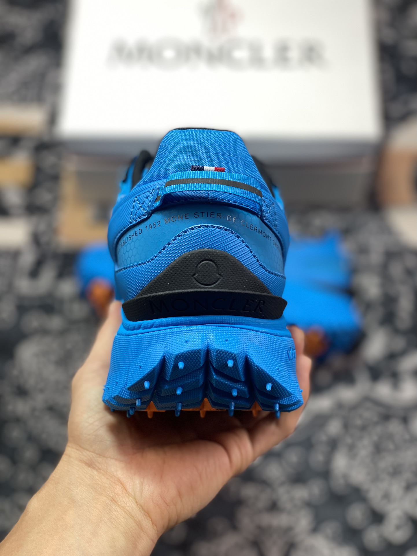 D2470  Moncler Trailgrip Gore-Tex 越野旅行系列低帮登山运动鞋“宝蓝黑” I209A4M00230M205872E
