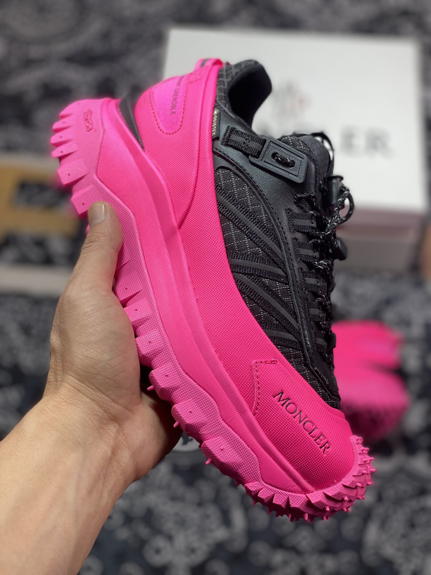 D2470  盟可睐(蒙口)Moncler Trailgrip Gore-Tex 越野旅行系列低帮登山运动鞋“拼色骚粉黑”I209B4M00060M2058P49