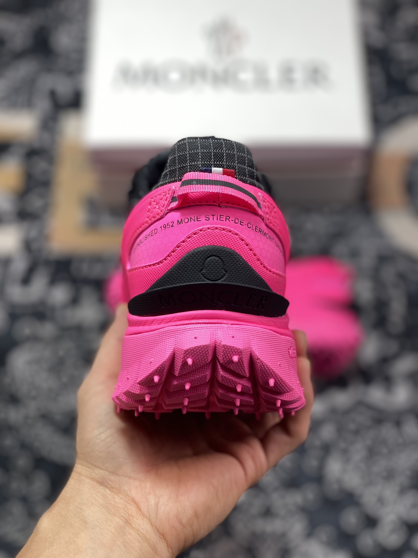 D2470  盟可睐(蒙口)Moncler Trailgrip Gore-Tex 越野旅行系列低帮登山运动鞋“拼色骚粉黑”I209B4M00060M2058P49