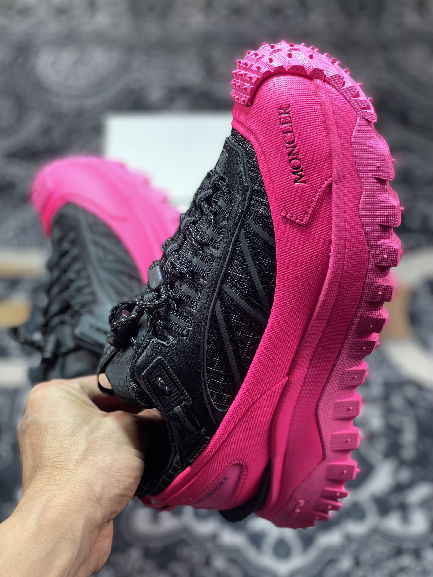 D2470  盟可睐(蒙口)Moncler Trailgrip Gore-Tex 越野旅行系列低帮登山运动鞋“拼色骚粉黑”I209B4M00060M2058P49
