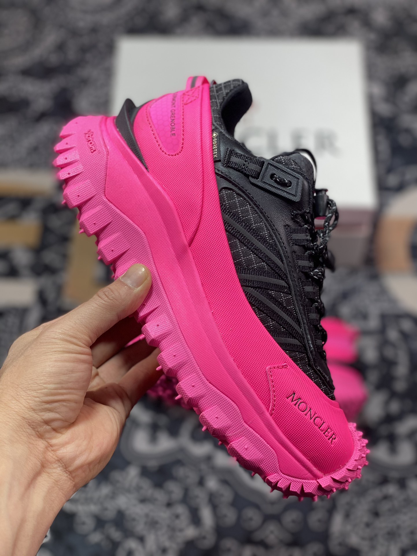 D2470  盟可睐(蒙口)Moncler Trailgrip Gore-Tex 越野旅行系列低帮登山运动鞋“拼色骚粉黑”I209B4M00060M2058P49
