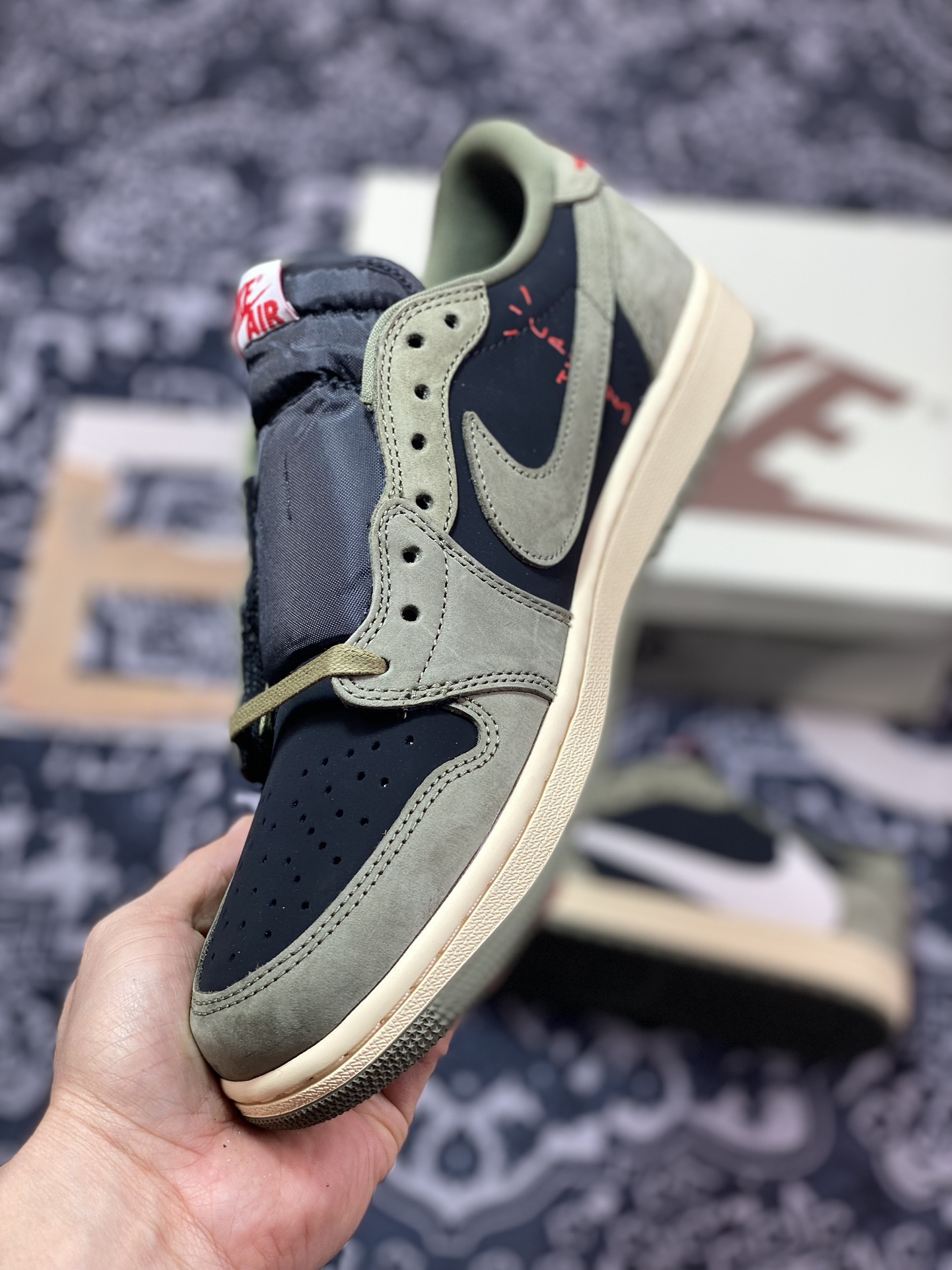 Travis Scott x Nike Air Jordan 1 Low OG”Black/Olive”AJ1乔丹一代经典低帮篮球鞋“TS联名橄榄绿黑白倒钩7.0”DM7866-002