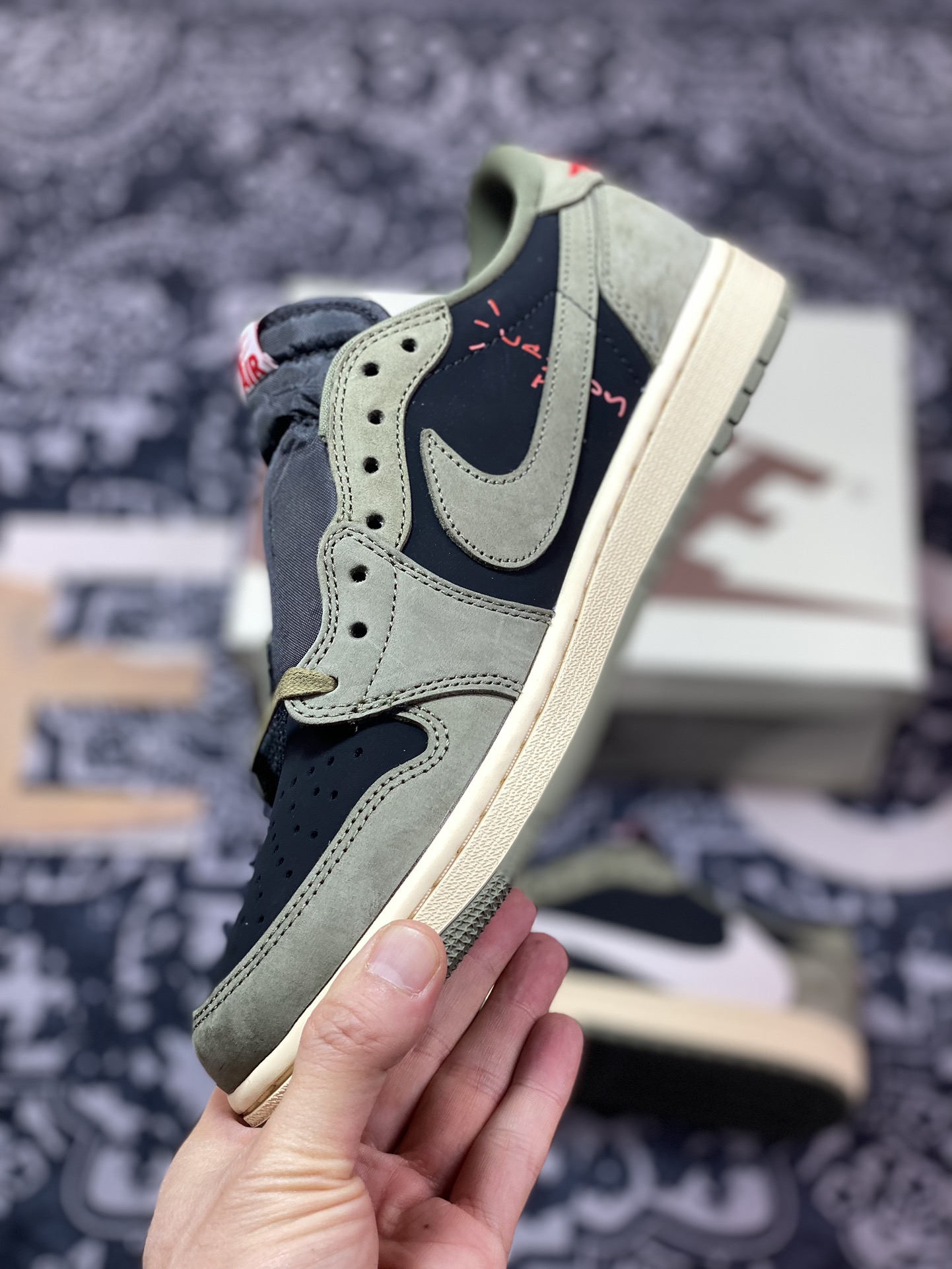 Travis Scott x Nike Air Jordan 1 Low OG”Black/Olive”AJ1乔丹一代经典低帮篮球鞋“TS联名橄榄绿黑白倒钩7.0”DM7866-002