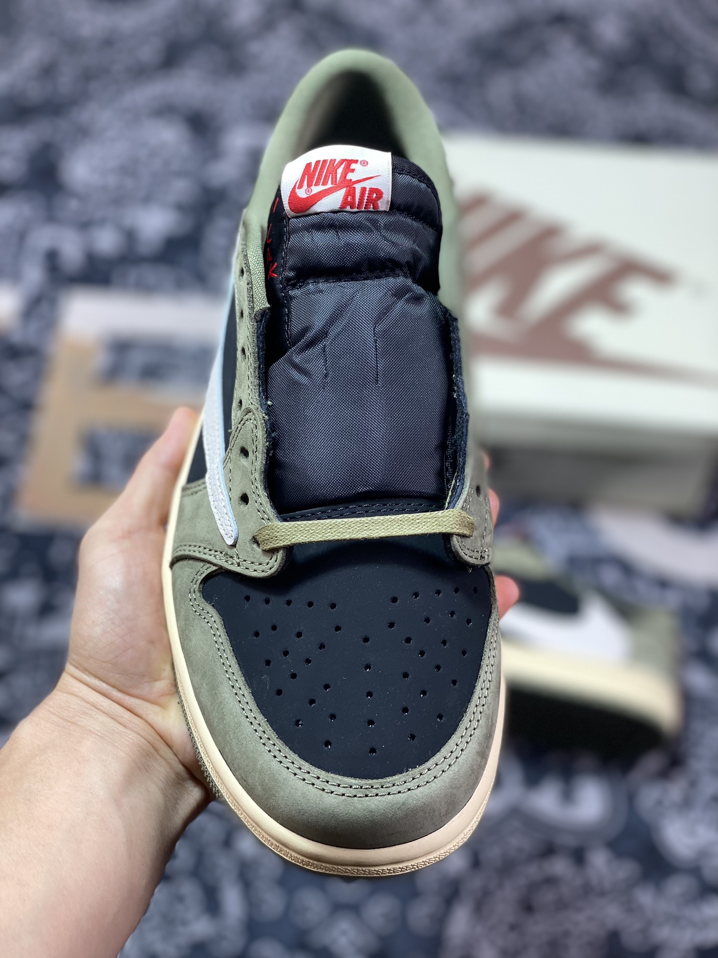 Travis Scott x Nike Air Jordan 1 Low OG”Black/Olive”AJ1乔丹一代经典低帮篮球鞋“TS联名橄榄绿黑白倒钩7.0”DM7866-002