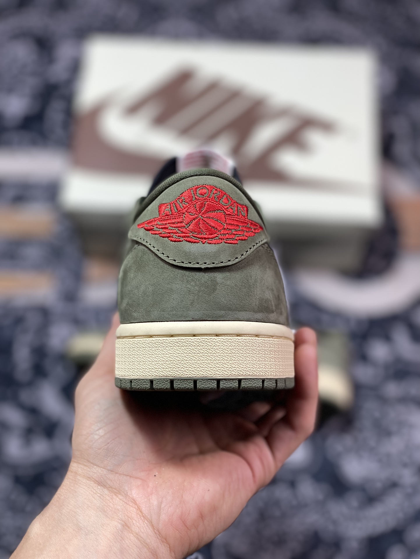 Travis Scott x Nike Air Jordan 1 Low OG”Black/Olive”AJ1乔丹一代经典低帮篮球鞋“TS联名橄榄绿黑白倒钩7.0”DM7866-002