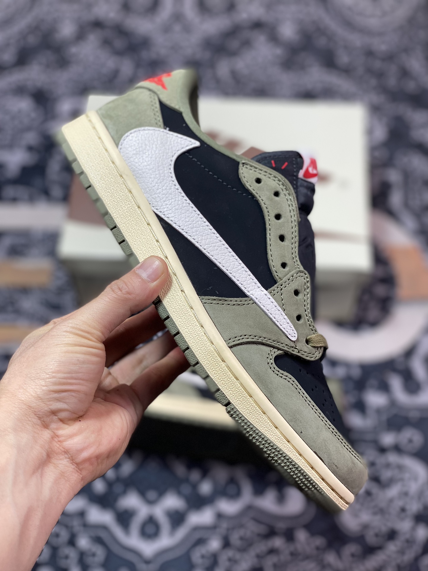 Travis Scott x Nike Air Jordan 1 Low OG”Black/Olive”AJ1乔丹一代经典低帮篮球鞋“TS联名橄榄绿黑白倒钩7.0”DM7866-002