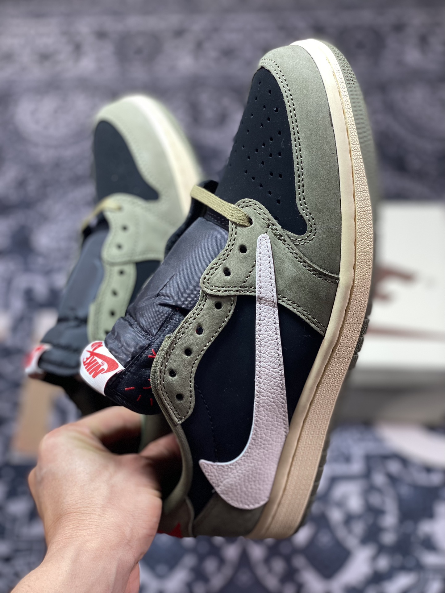 Travis Scott x Nike Air Jordan 1 Low OG”Black/Olive”AJ1乔丹一代经典低帮篮球鞋“TS联名橄榄绿黑白倒钩7.0”DM7866-002
