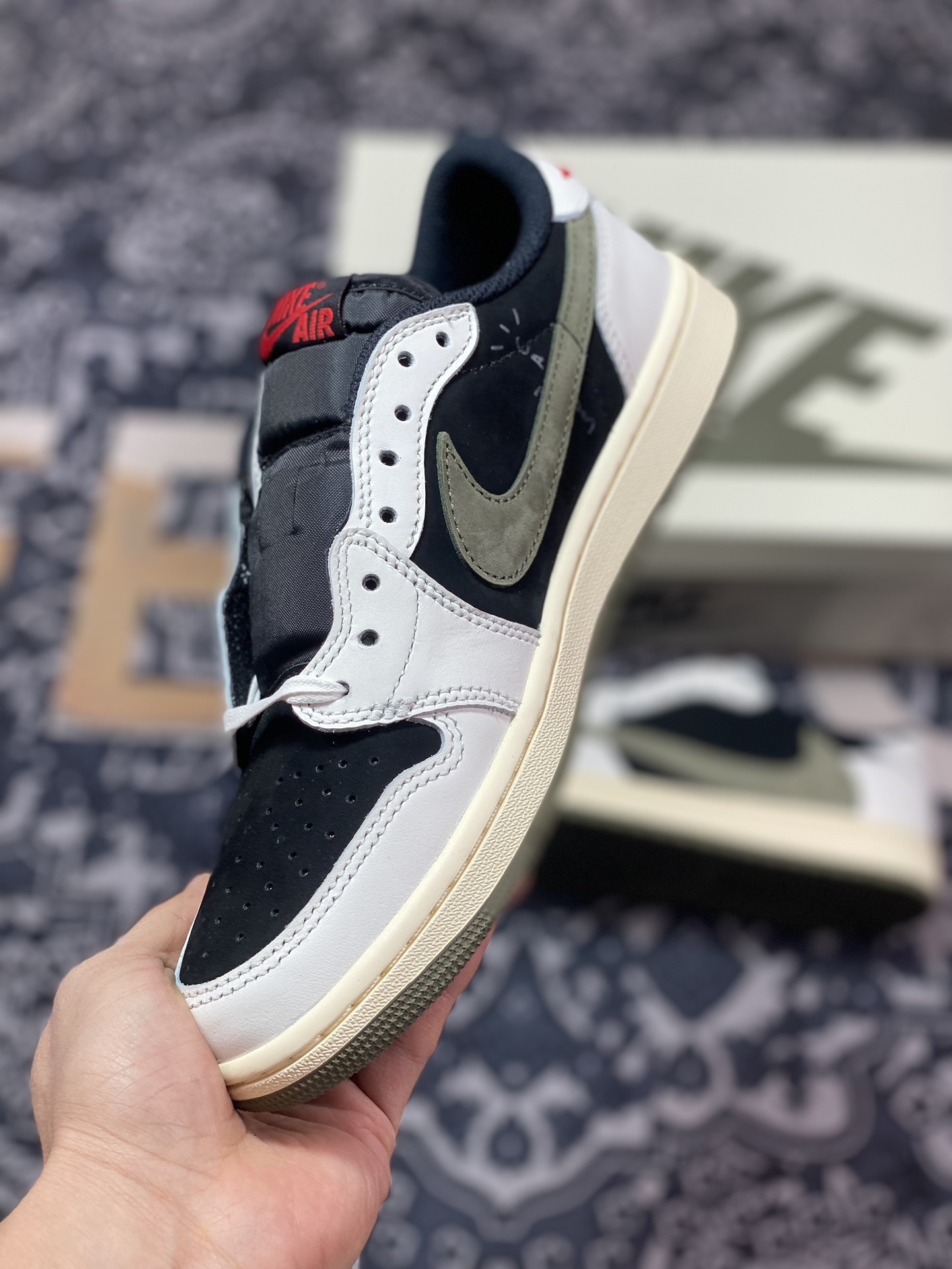 C9450  优选 市售天花板 纯原混卖版本Travis Scott x Air Jordan 1 Low ” Olive ” 黑绿橄榄 TS联名倒钩 AJ1乔1 低帮文化篮球鞋 DZ4137-106
