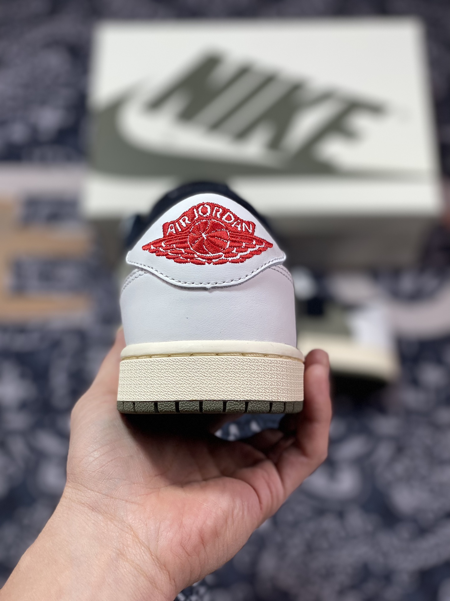 C9450  优选 市售天花板 纯原混卖版本Travis Scott x Air Jordan 1 Low ” Olive ” 黑绿橄榄 TS联名倒钩 AJ1乔1 低帮文化篮球鞋 DZ4137-106