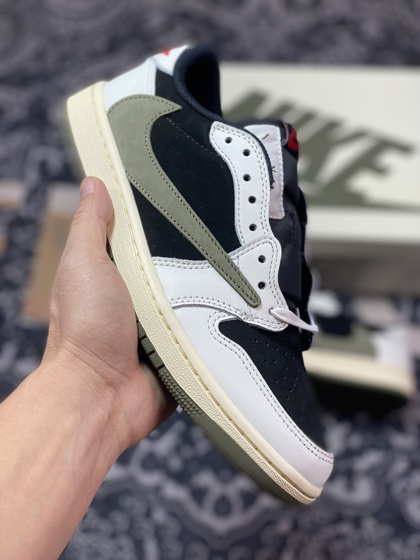 C9450  优选 市售天花板 纯原混卖版本Travis Scott x Air Jordan 1 Low ” Olive ” 黑绿橄榄 TS联名倒钩 AJ1乔1 低帮文化篮球鞋 DZ4137-106