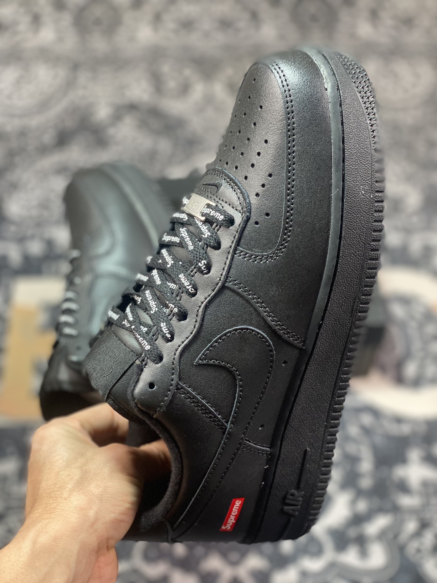 240 Supreme x Nike Air Force 1'07 Low"Black"空军一号经典低帮板鞋“皮革黑红LOGO”CU9225-001