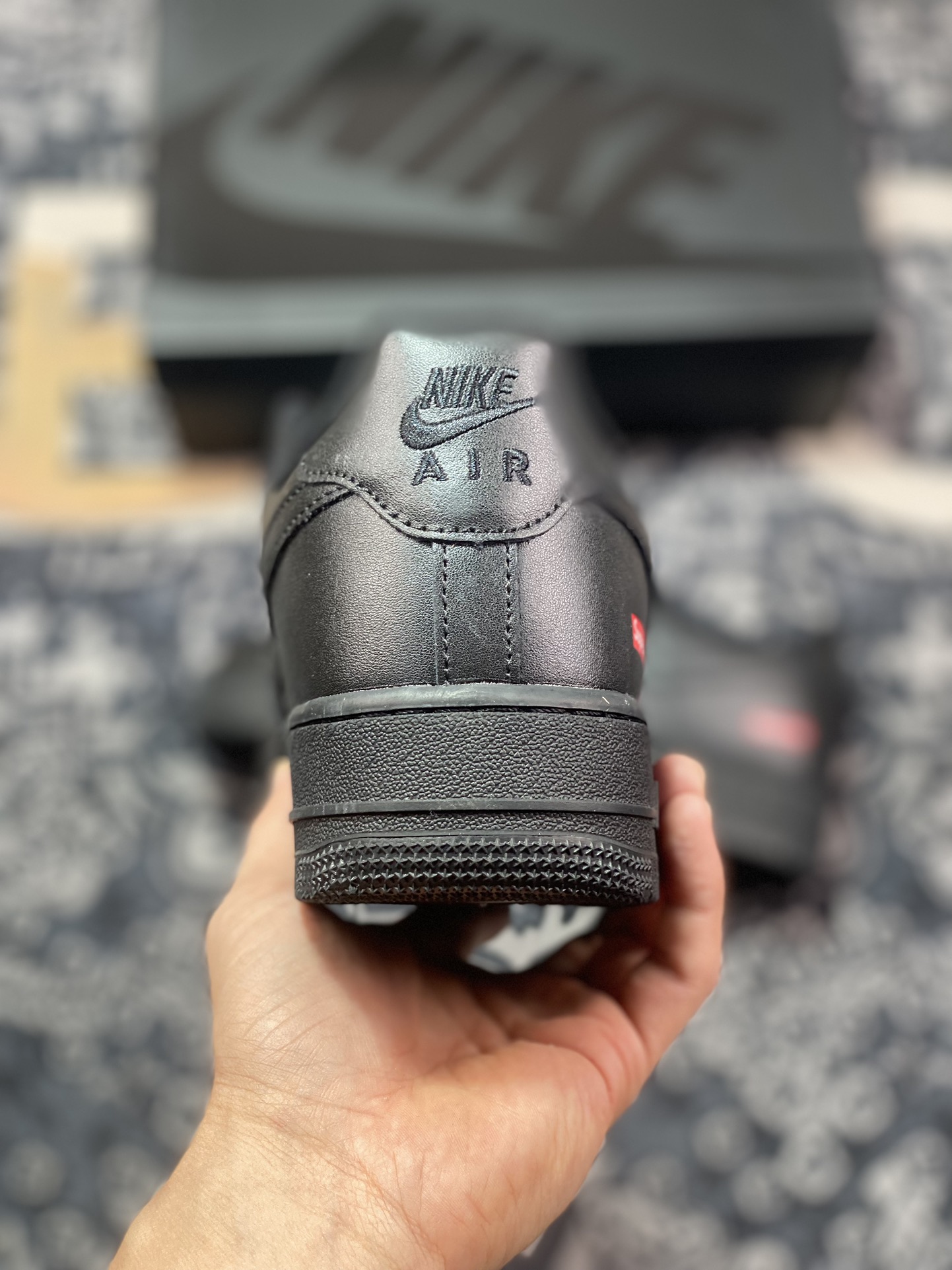 240 Supreme x Nike Air Force 1'07 Low"Black"空军一号经典低帮板鞋“皮革黑红LOGO”CU9225-001