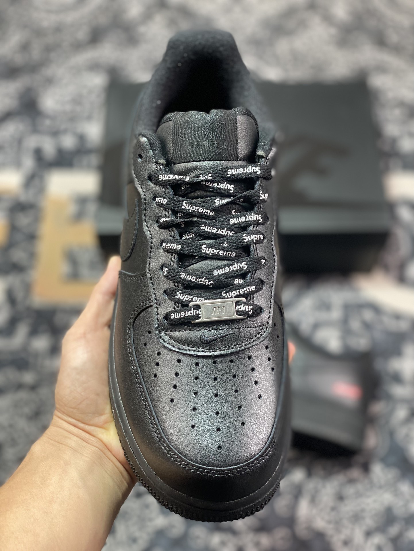 240 Supreme x Nike Air Force 1'07 Low"Black"空军一号经典低帮板鞋“皮革黑红LOGO”CU9225-001