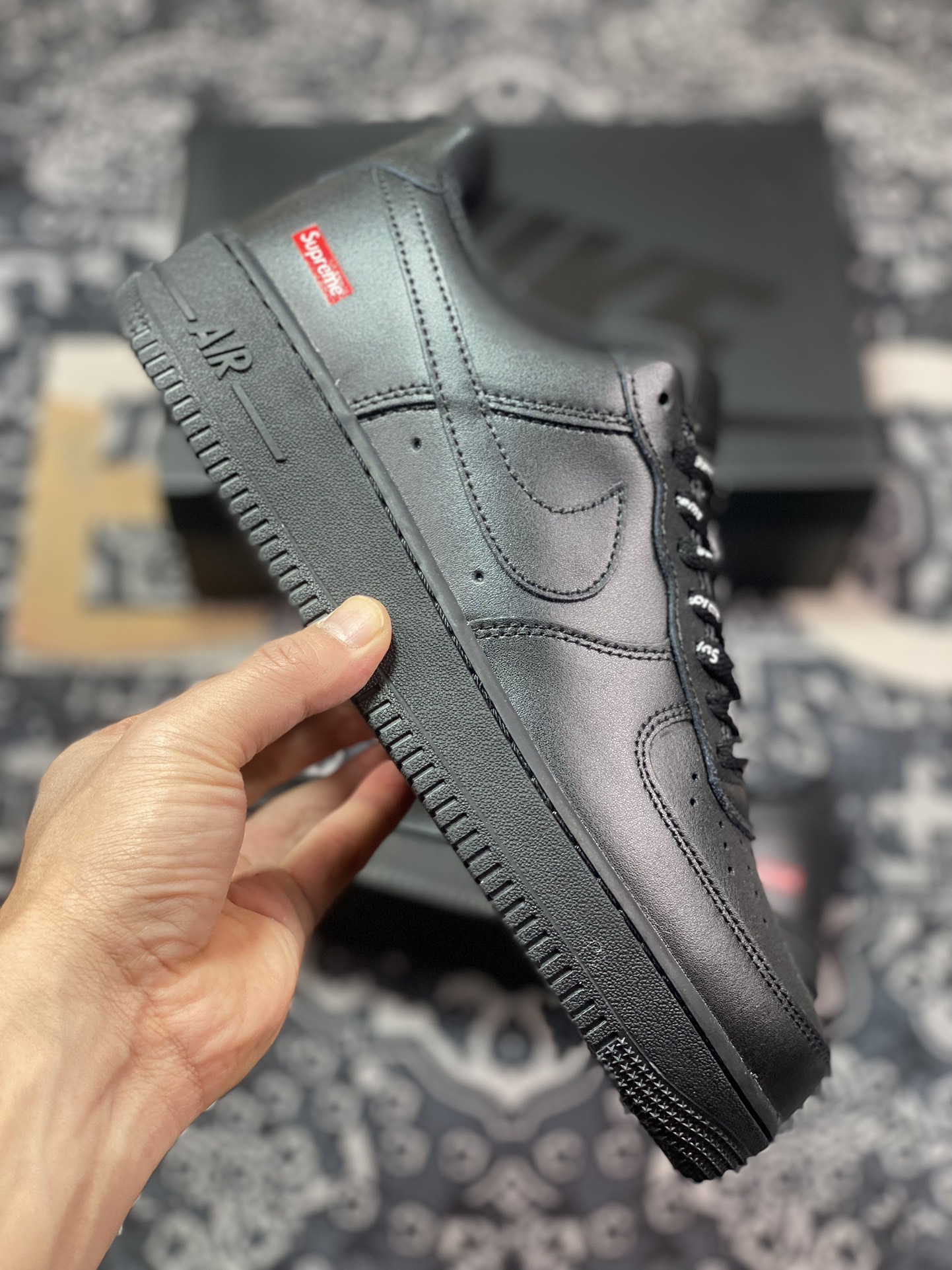 240 Supreme x Nike Air Force 1'07 Low"Black"空军一号经典低帮板鞋“皮革黑红LOGO”CU9225-001