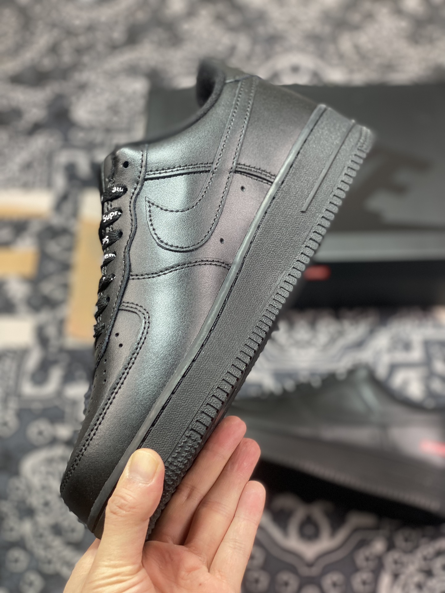 240 Supreme x Nike Air Force 1'07 Low"Black"空军一号经典低帮板鞋“皮革黑红LOGO”CU9225-001