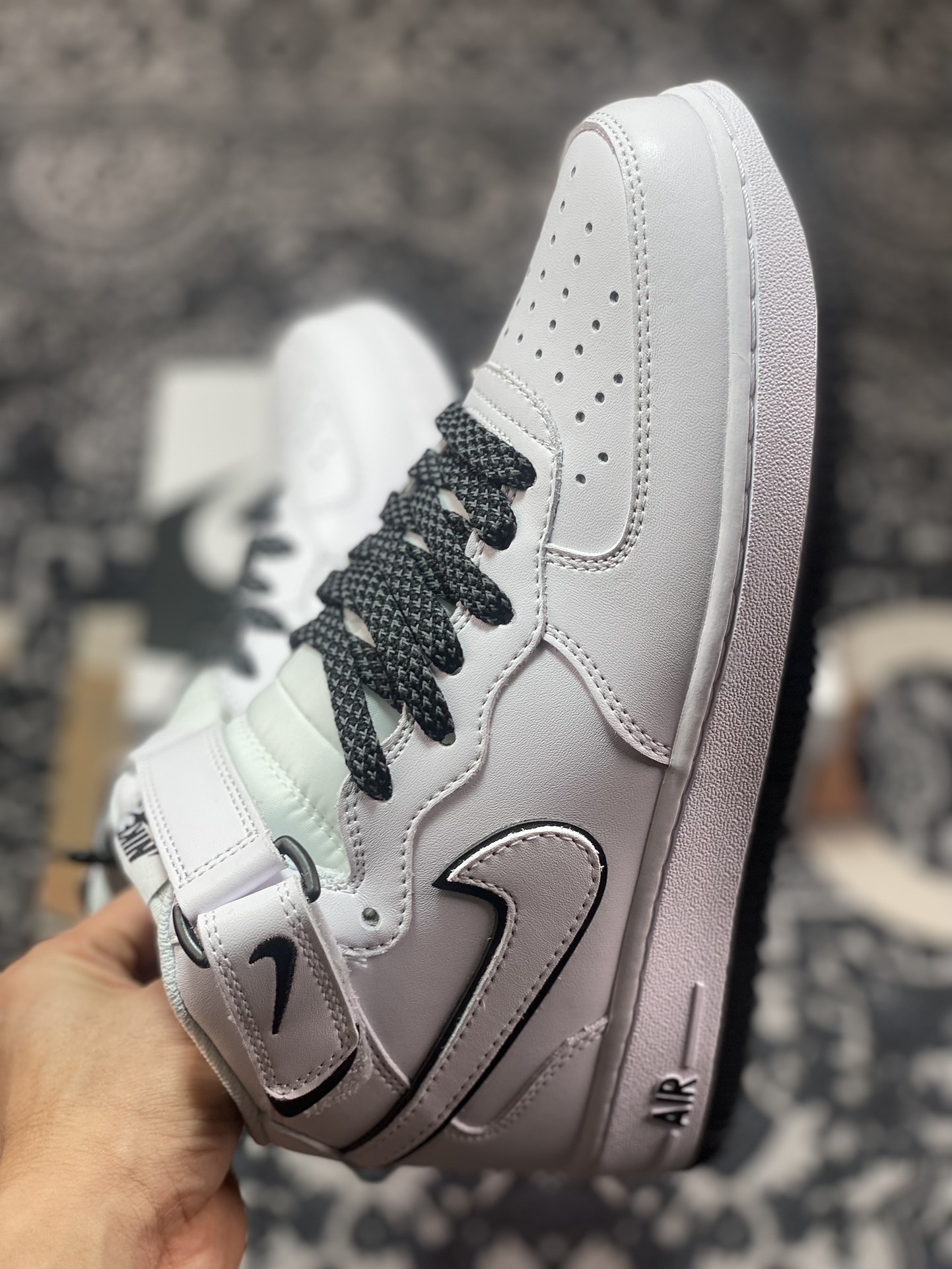 260 耐克Nike Air Force 1’07 Mid "White/Black"空军一号板鞋“皮革白黑叠钩”WP5623-835