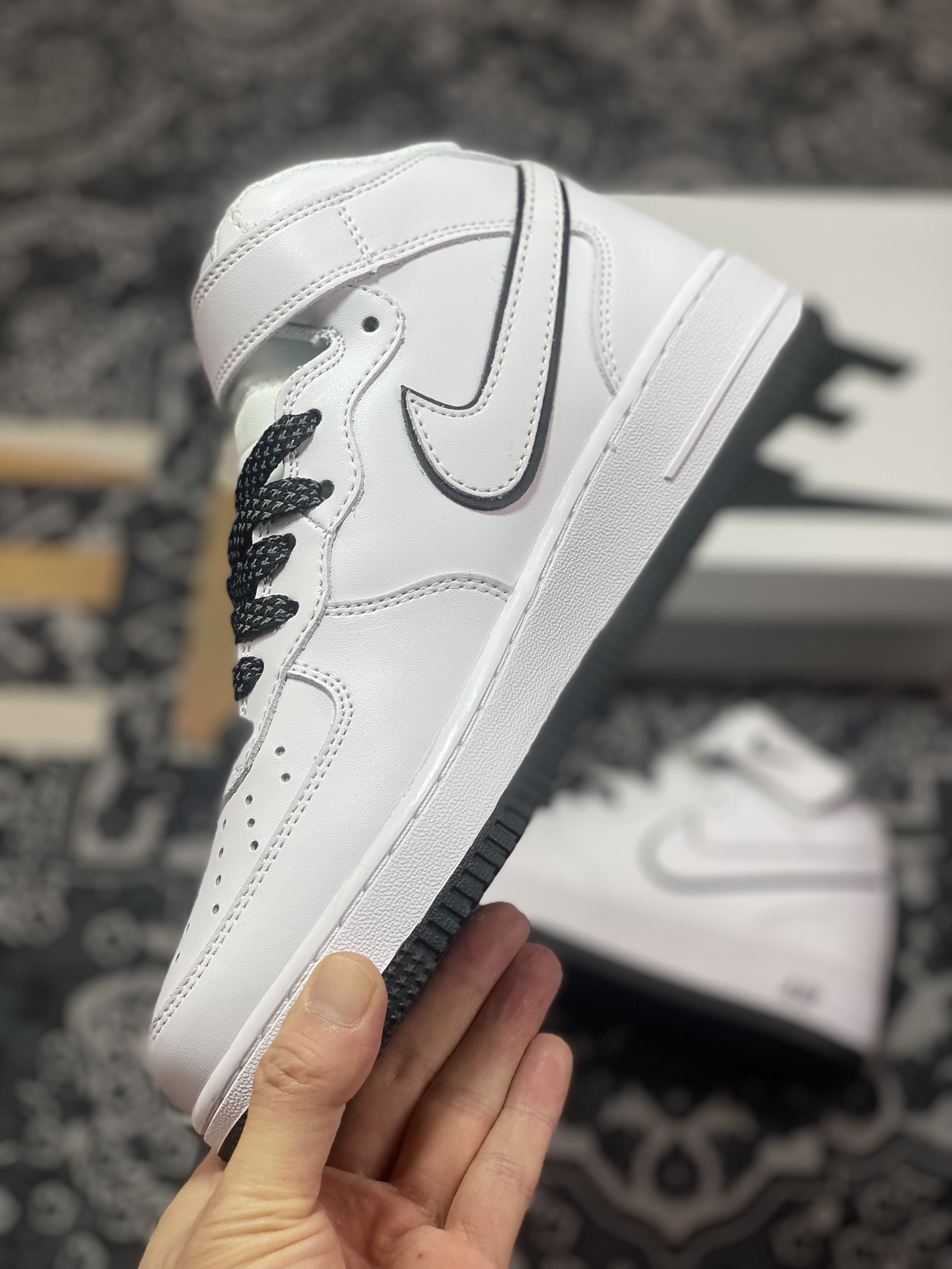 260 耐克Nike Air Force 1’07 Mid "White/Black"空军一号板鞋“皮革白黑叠钩”WP5623-835