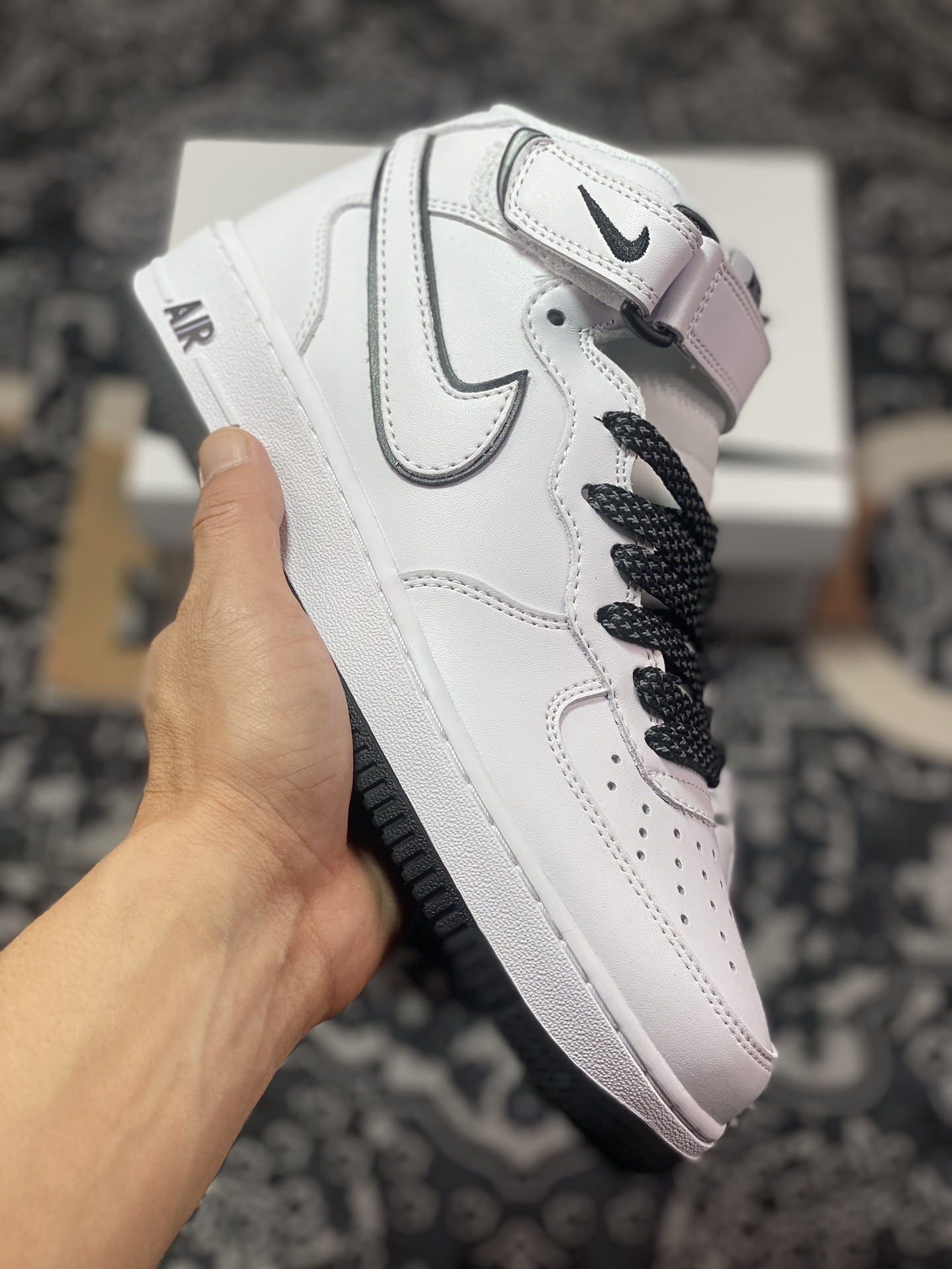 260 耐克Nike Air Force 1’07 Mid “White/Black”空军一号板鞋“皮革白黑叠钩”WP5623-835