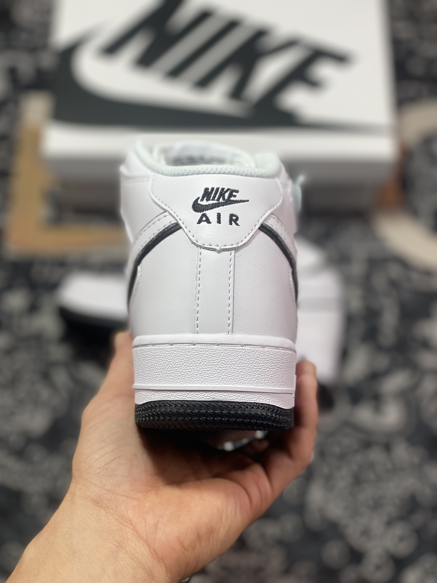 260 耐克Nike Air Force 1’07 Mid "White/Black"空军一号板鞋“皮革白黑叠钩”WP5623-835