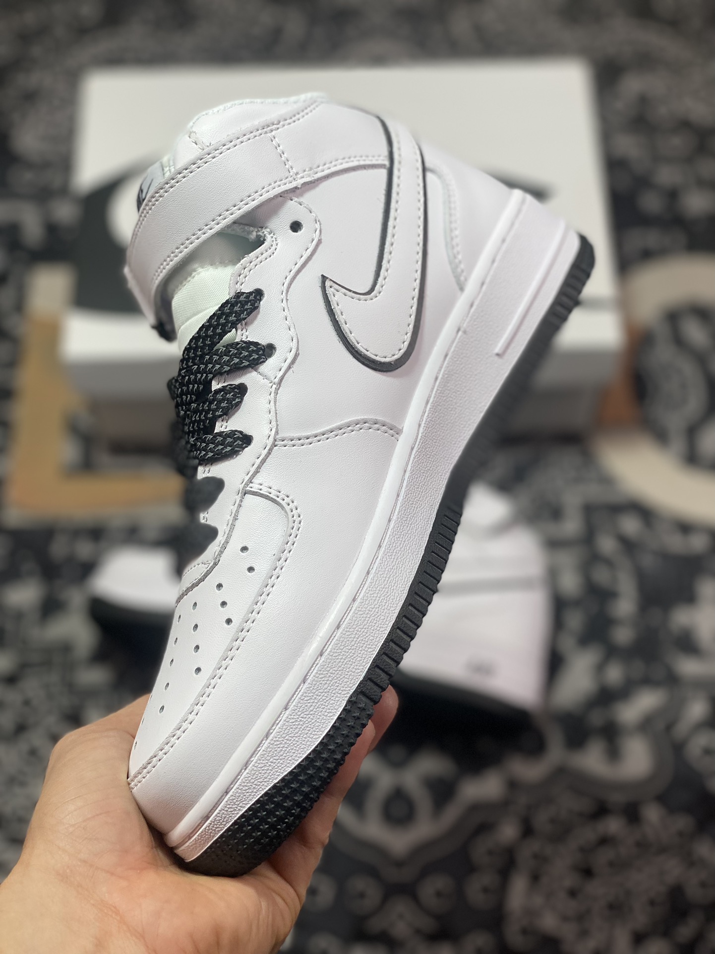 260 耐克Nike Air Force 1’07 Mid "White/Black"空军一号板鞋“皮革白黑叠钩”WP5623-835